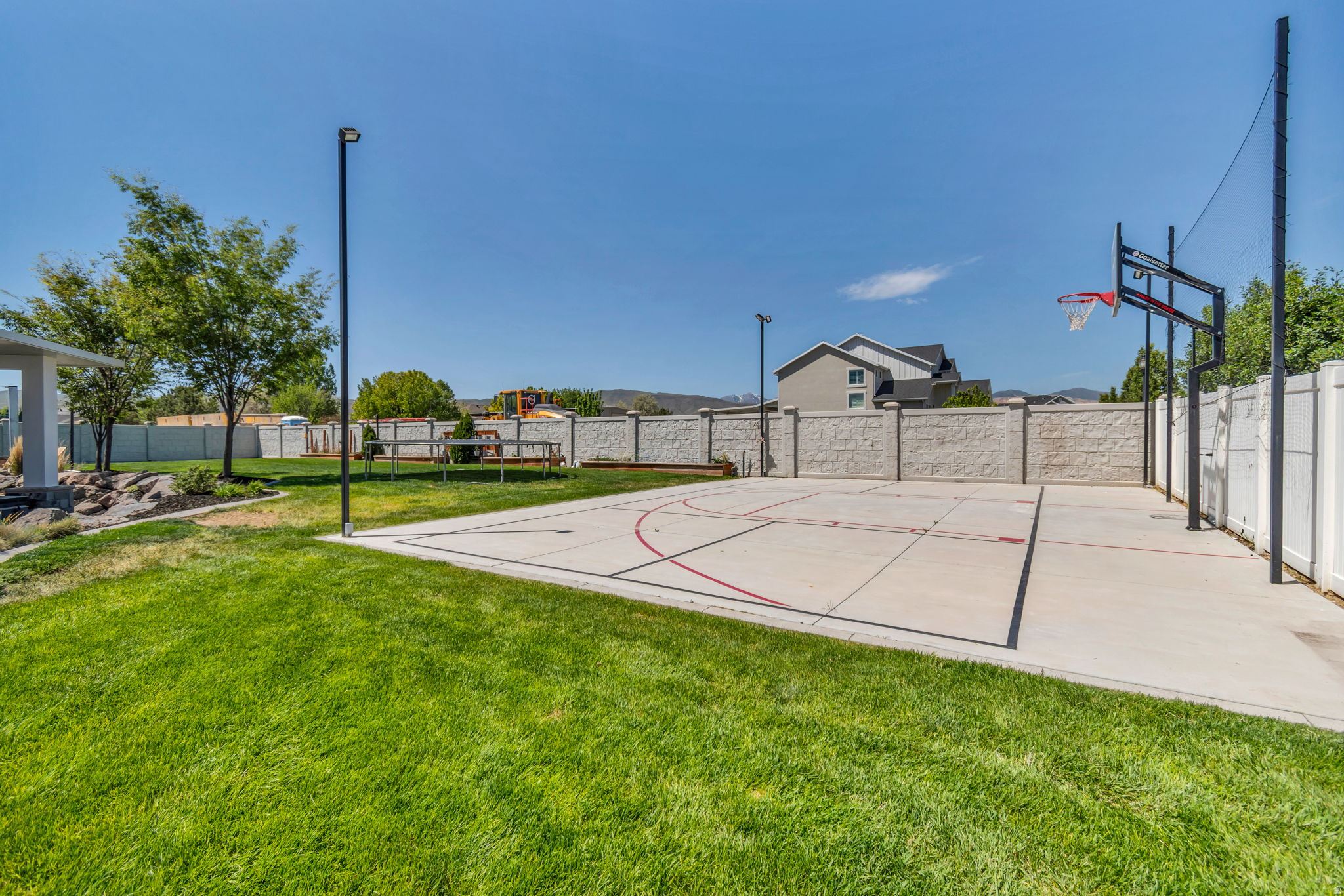 main property photo 19