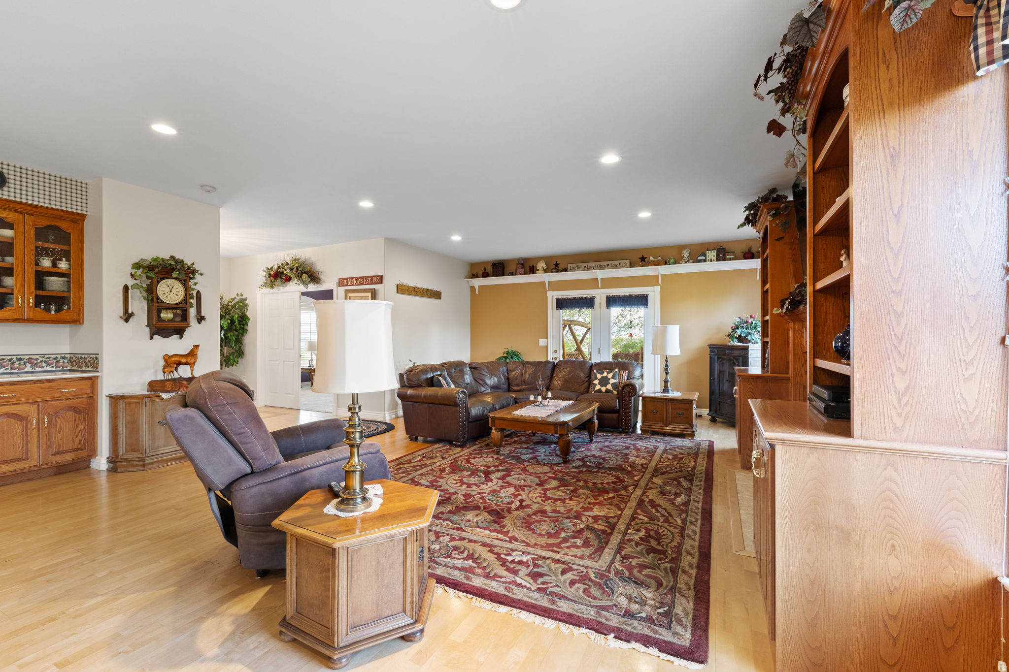 main property photo 11