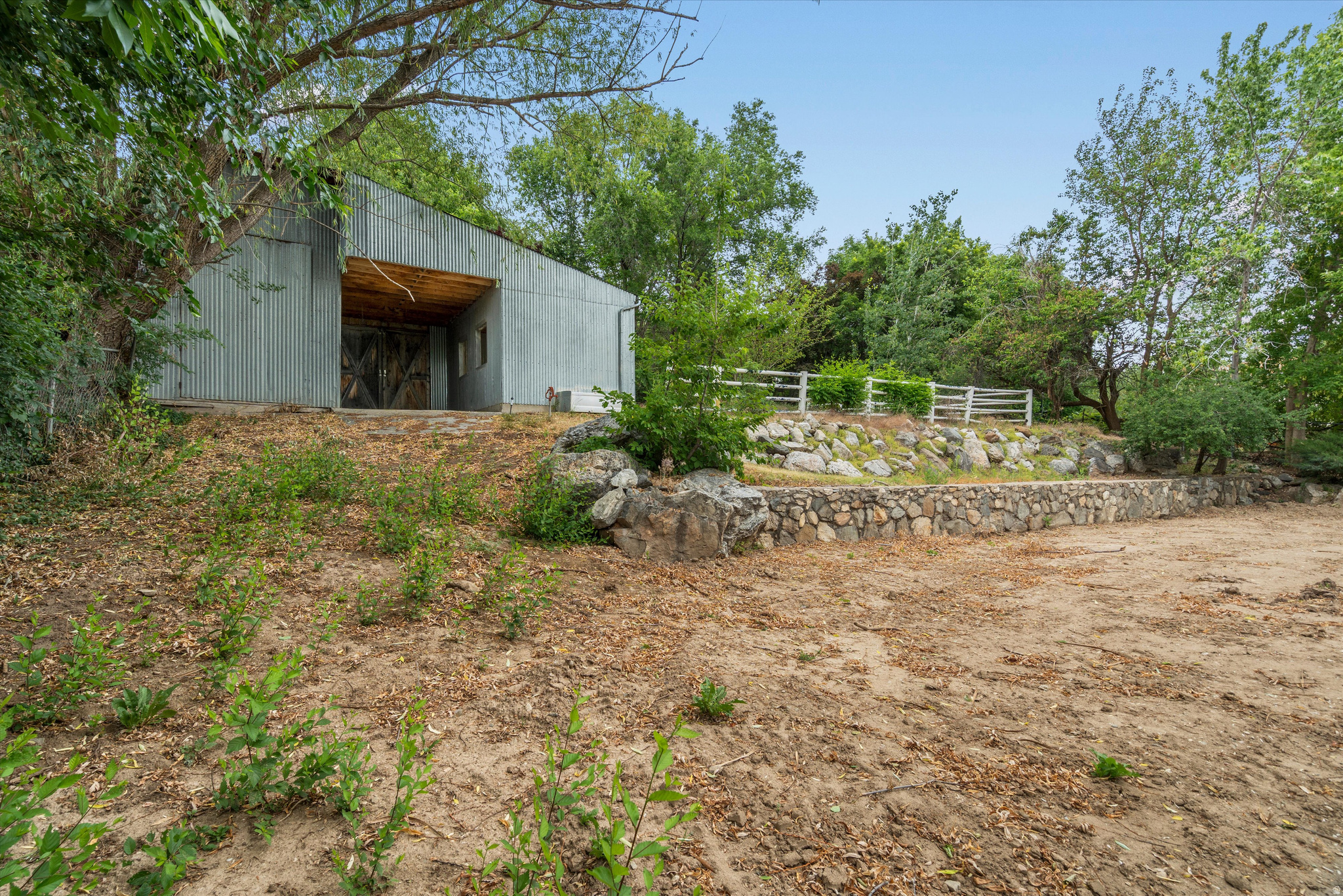 main property photo 13