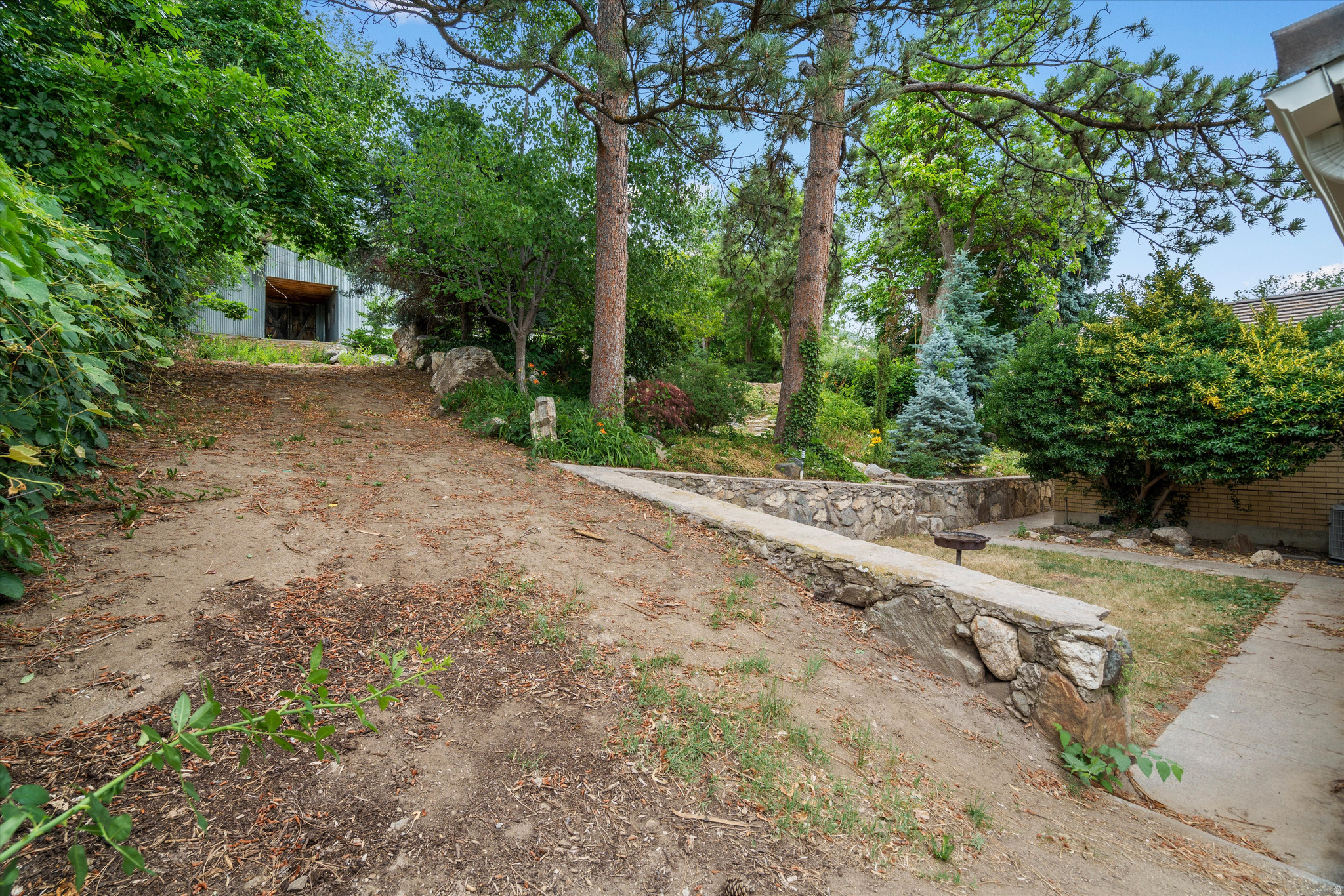 main property photo 14