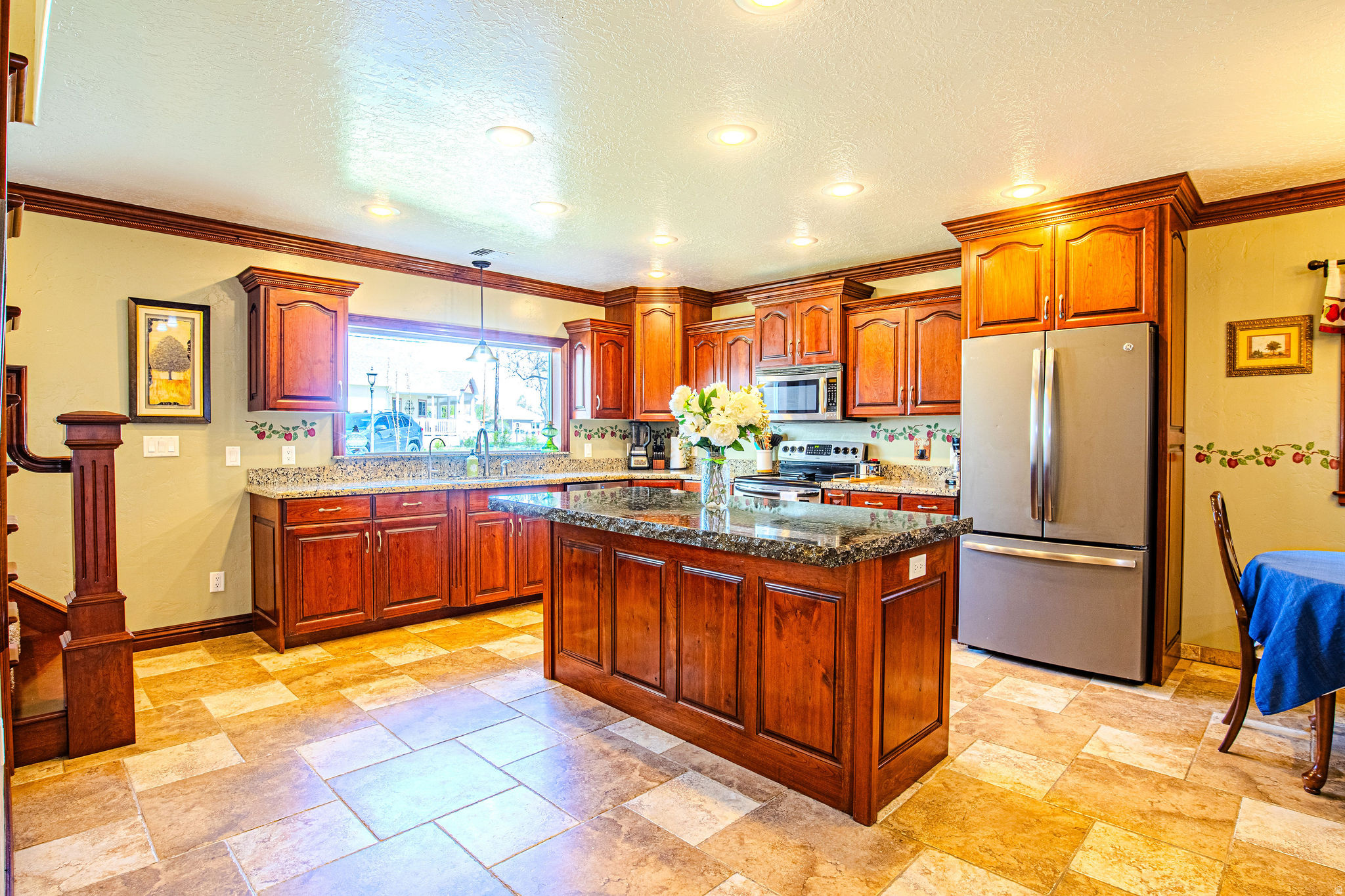 main property photo 13