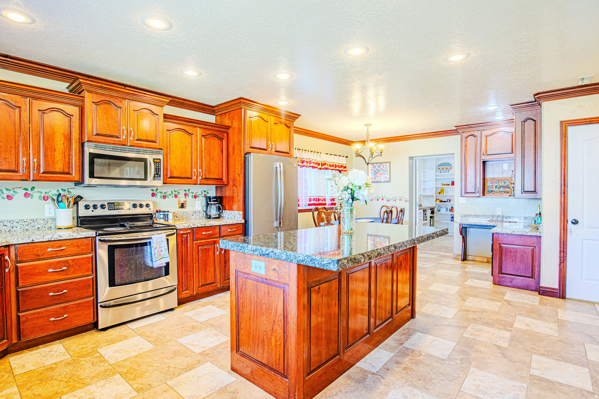main property photo 17