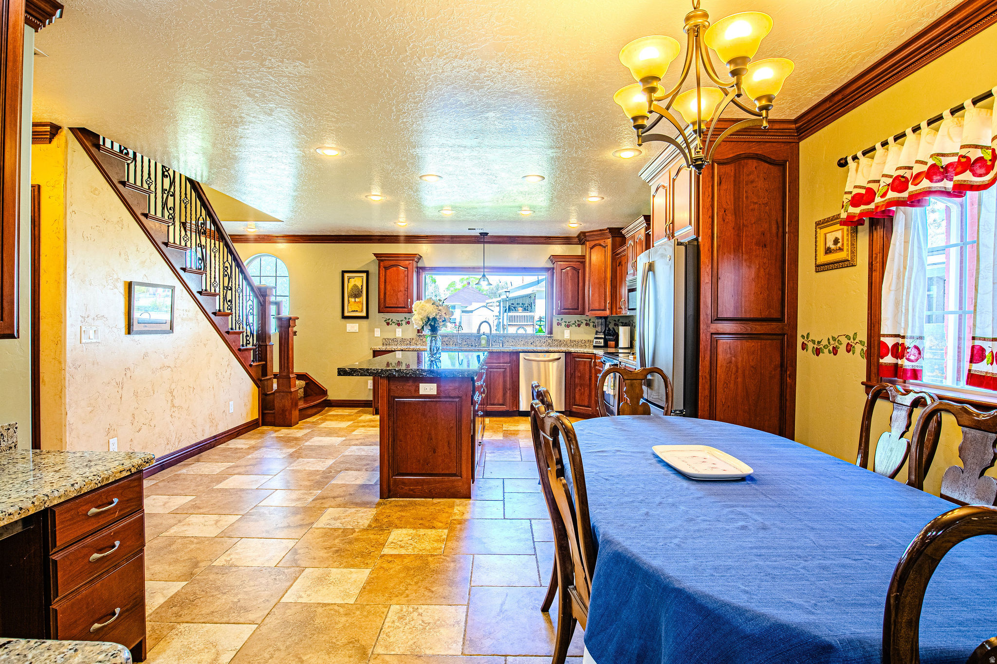 main property photo 18