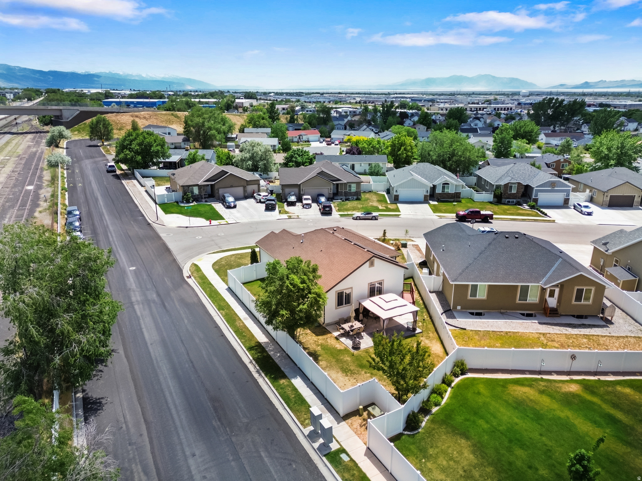 main property photo 37