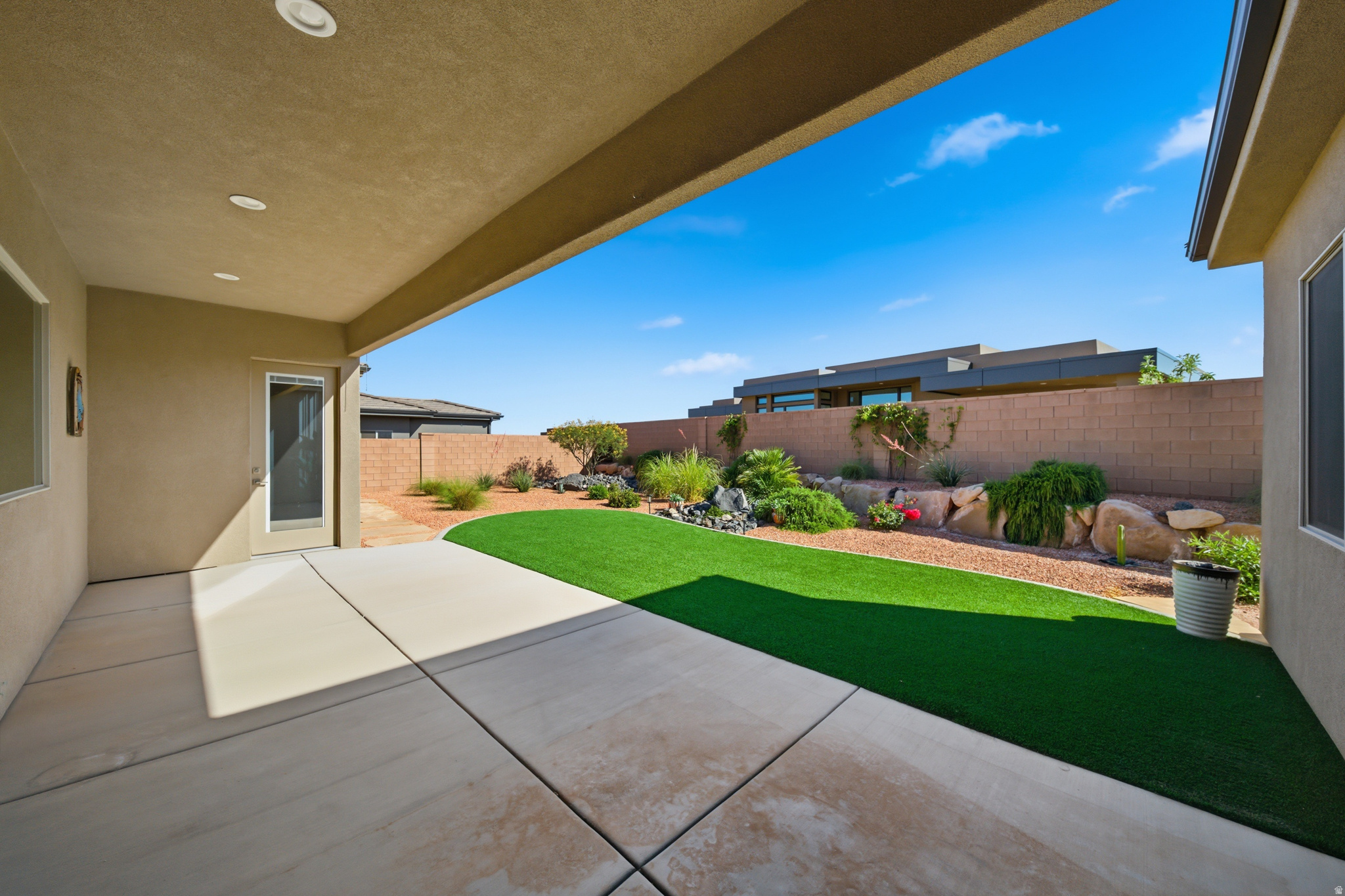 main property photo 50