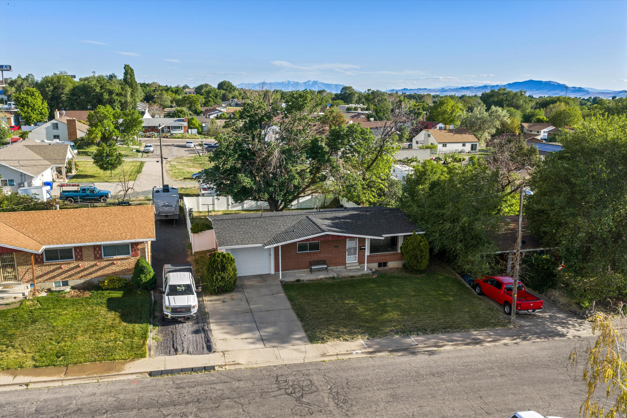 main property photo 23