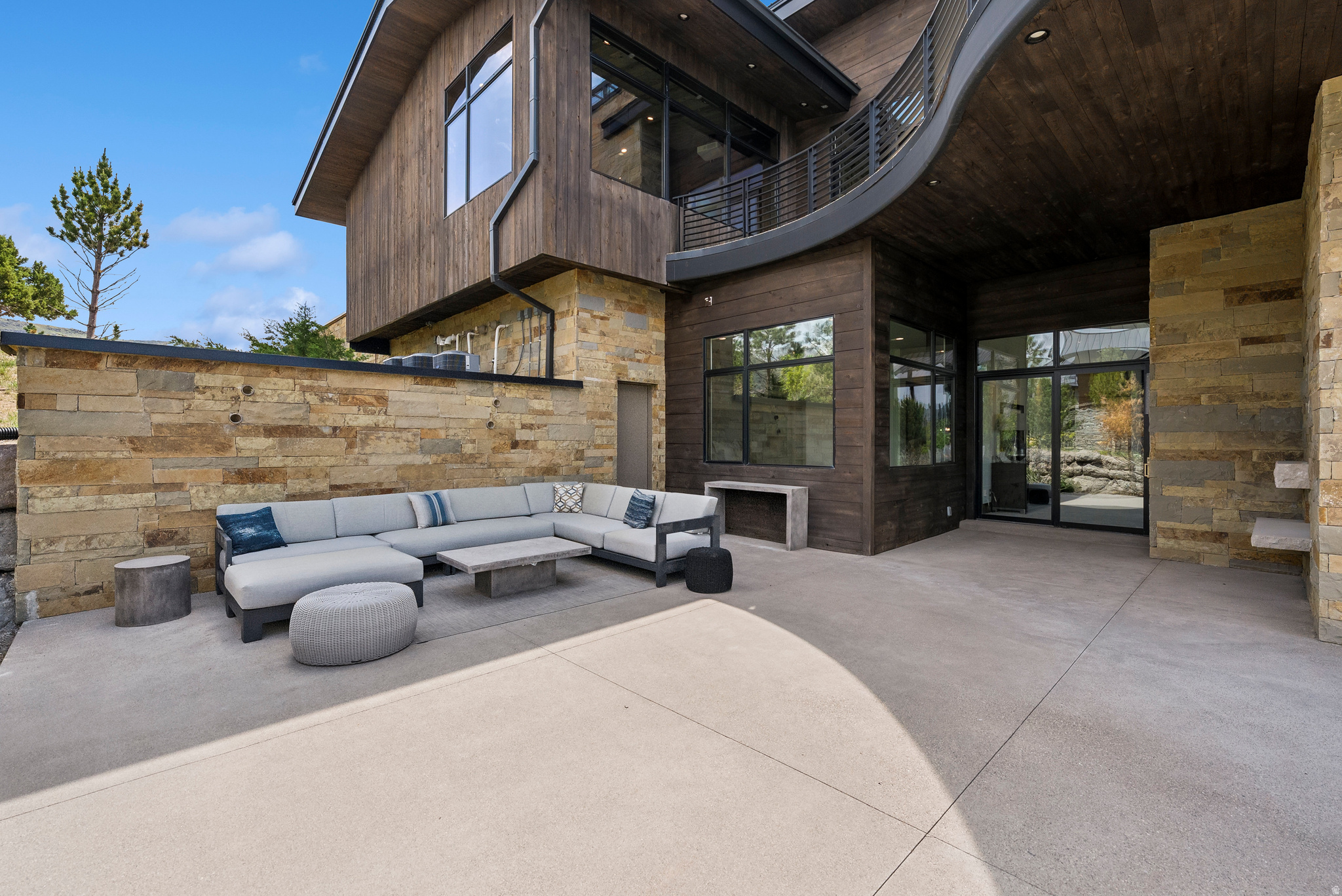 main property photo 124