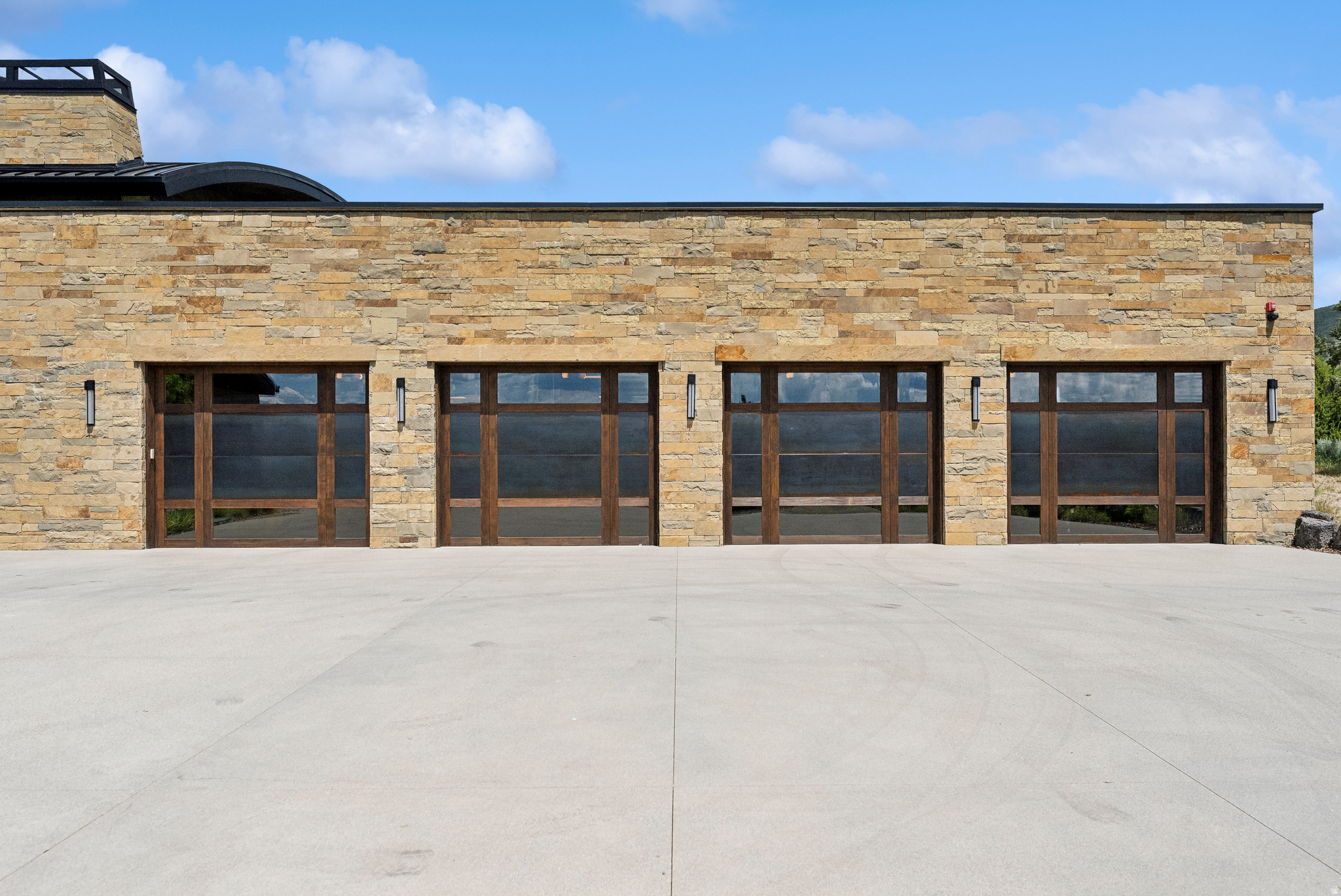 main property photo 129