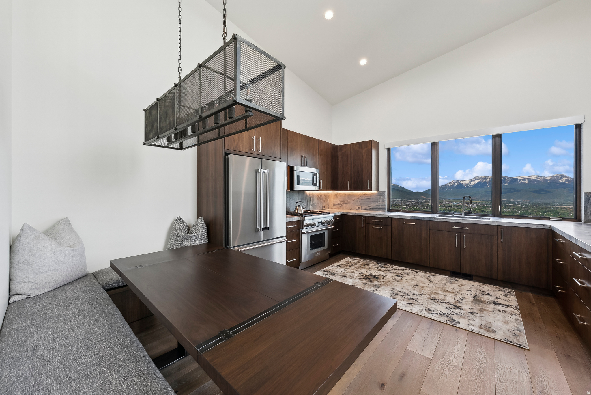 main property photo 90