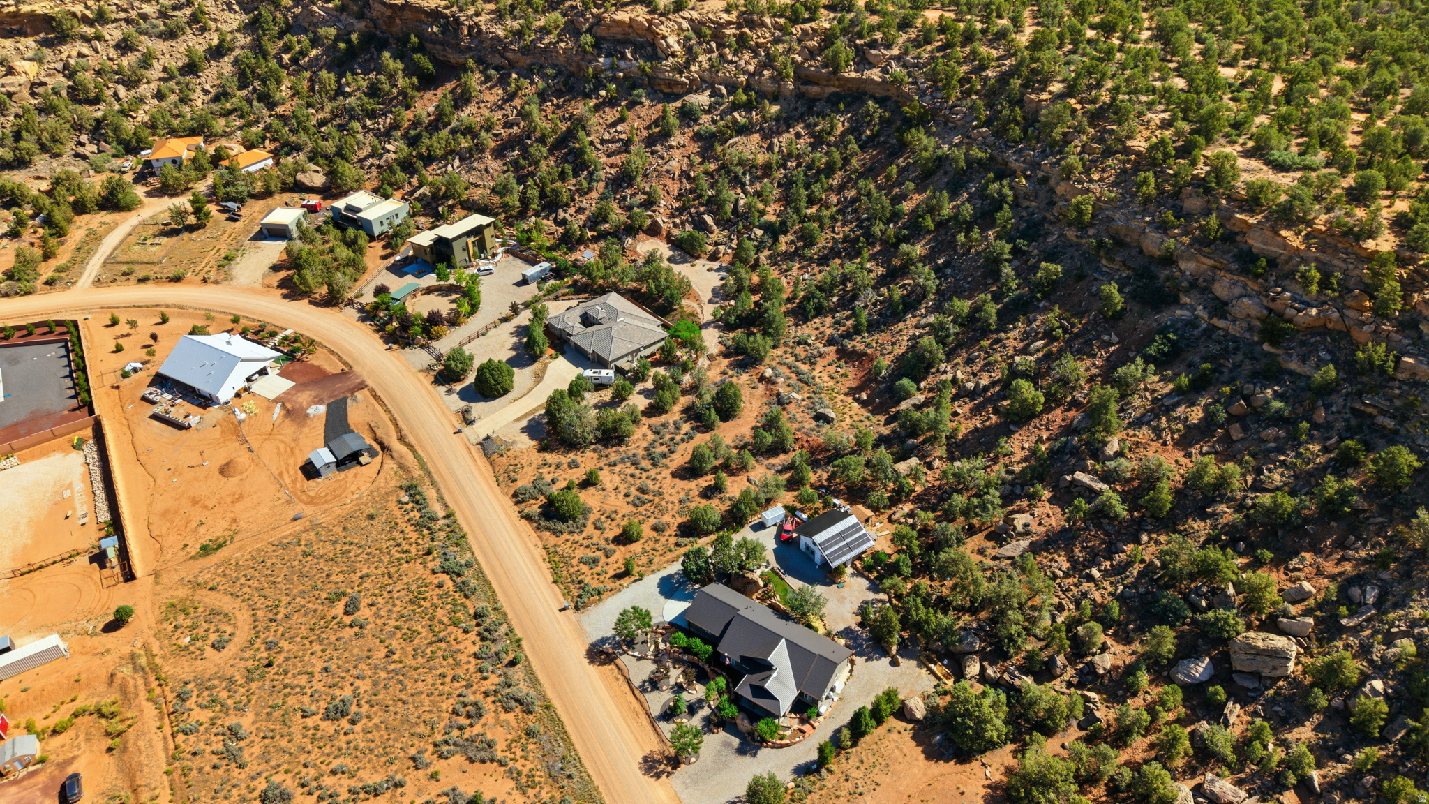 main property photo 10