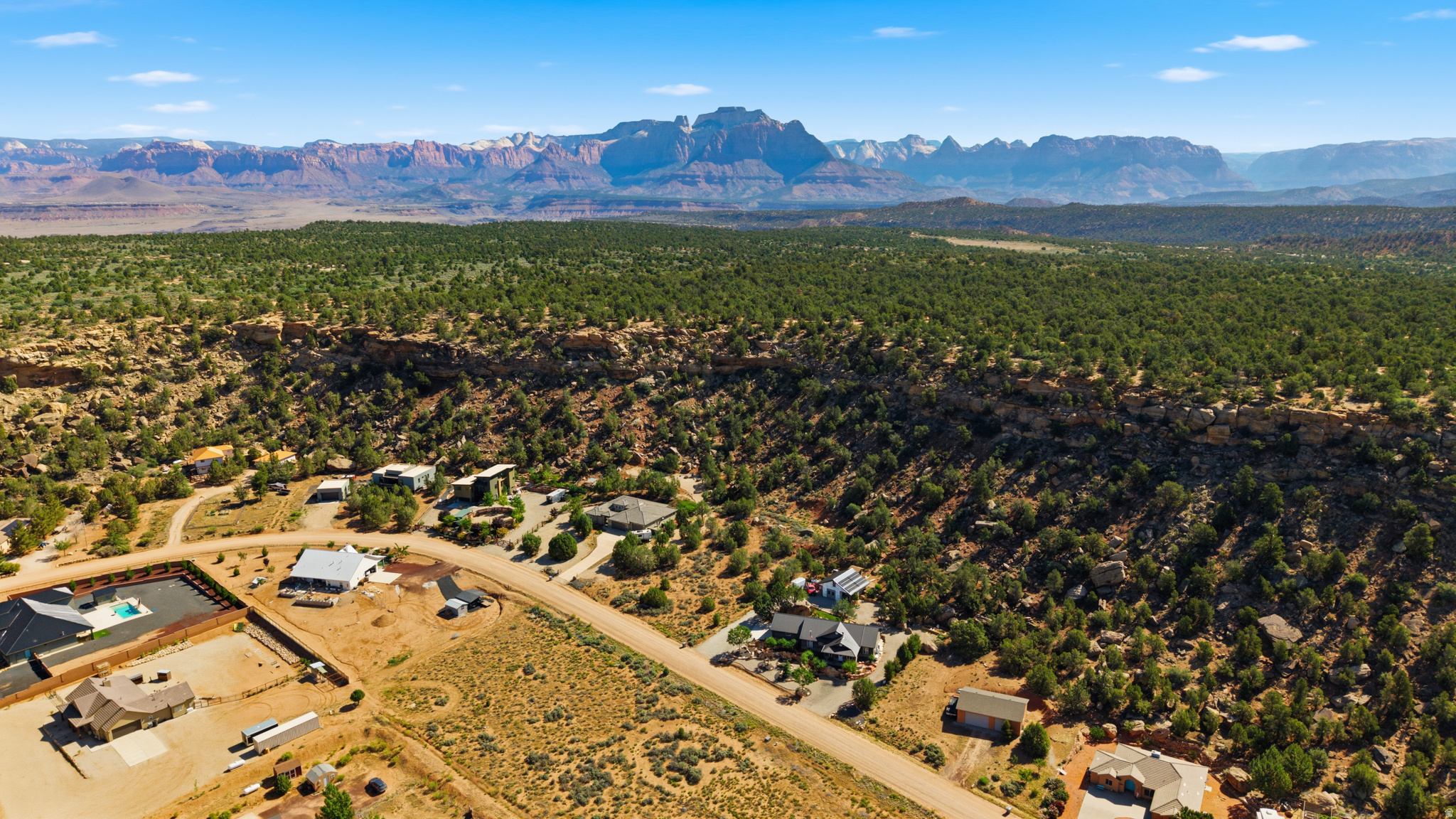 main property photo 11