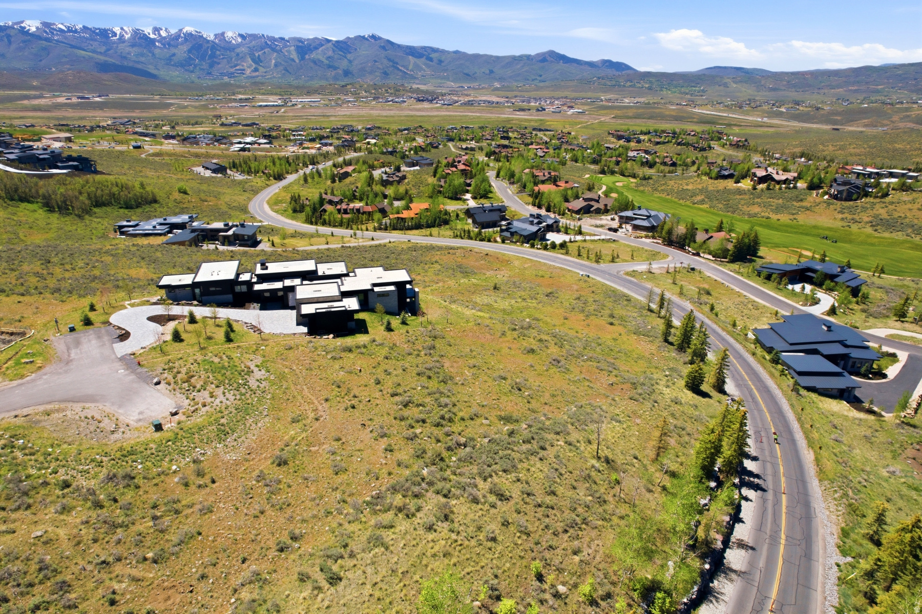 main property photo 4
