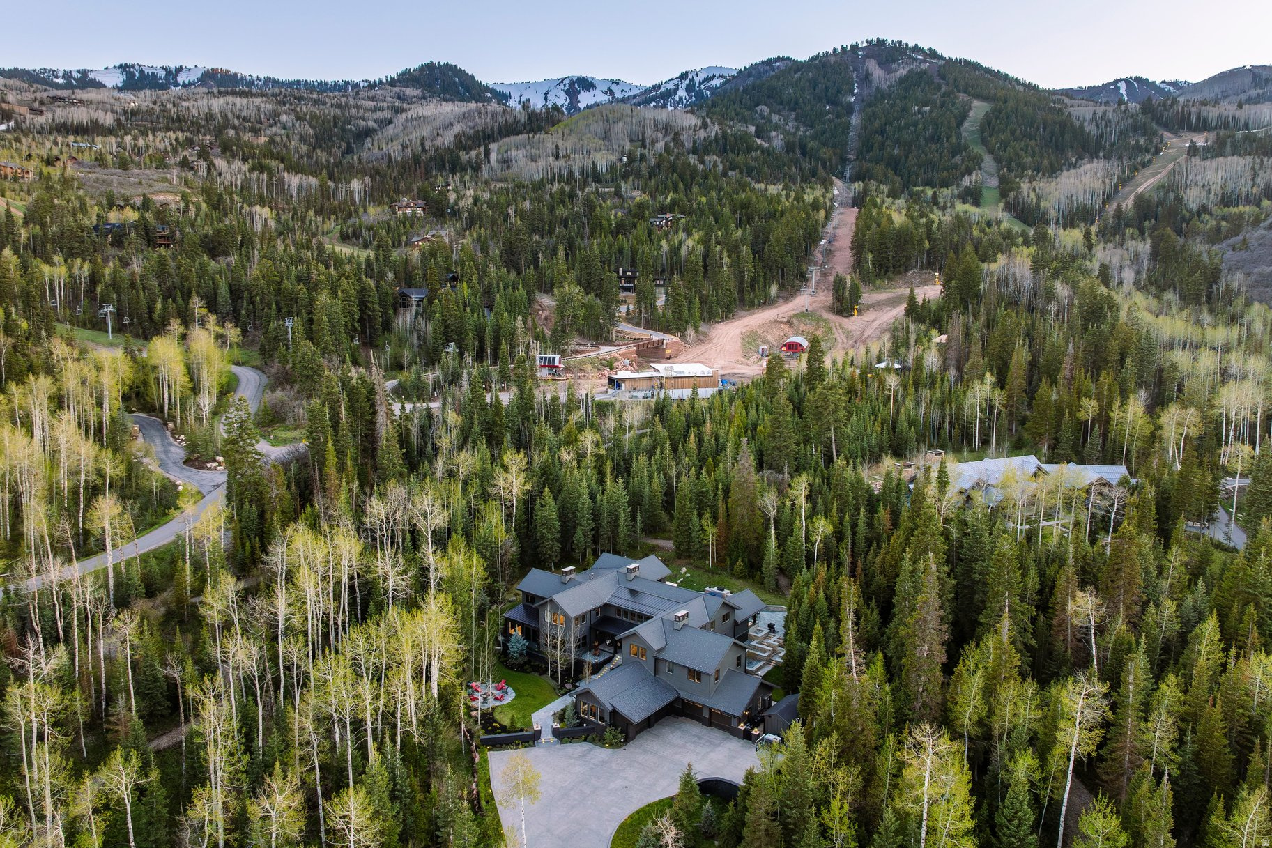main property photo 9