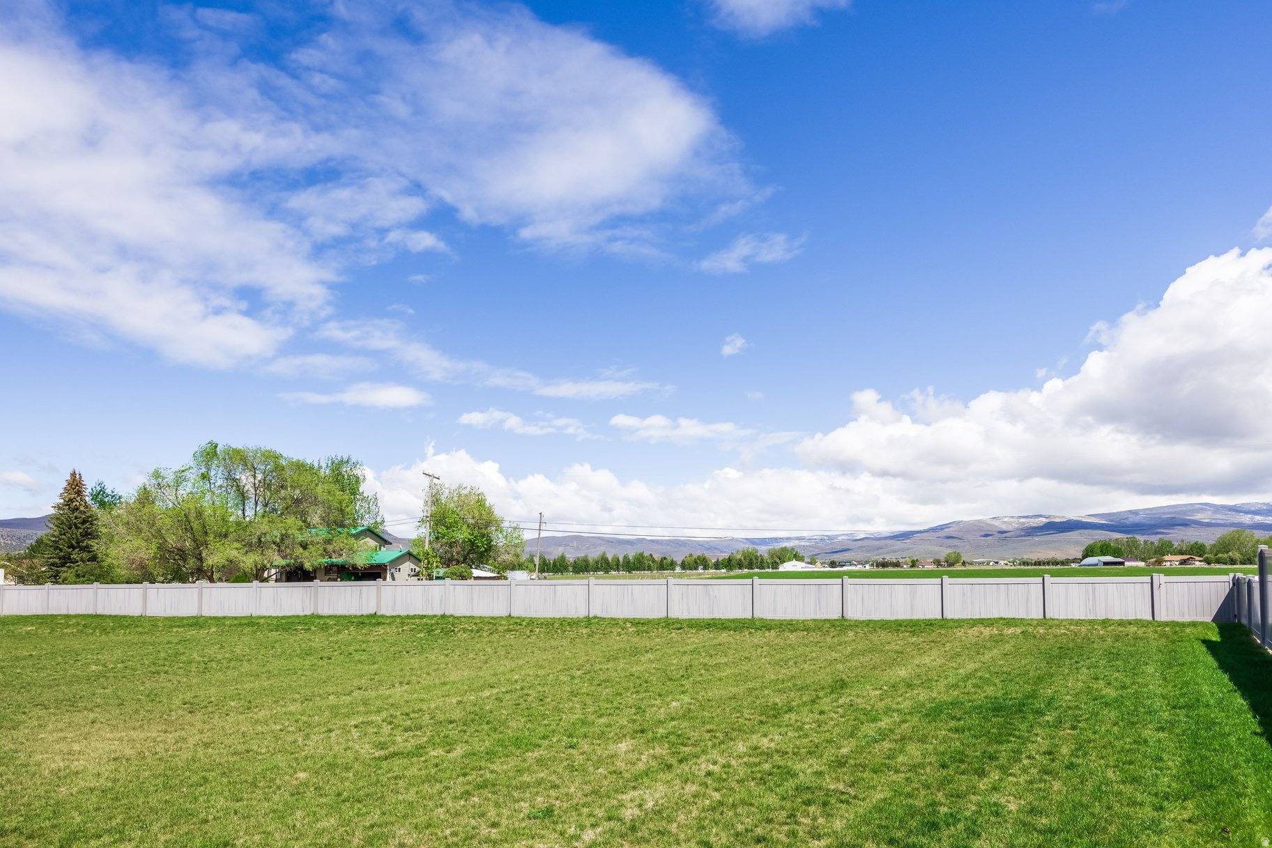 main property photo 78