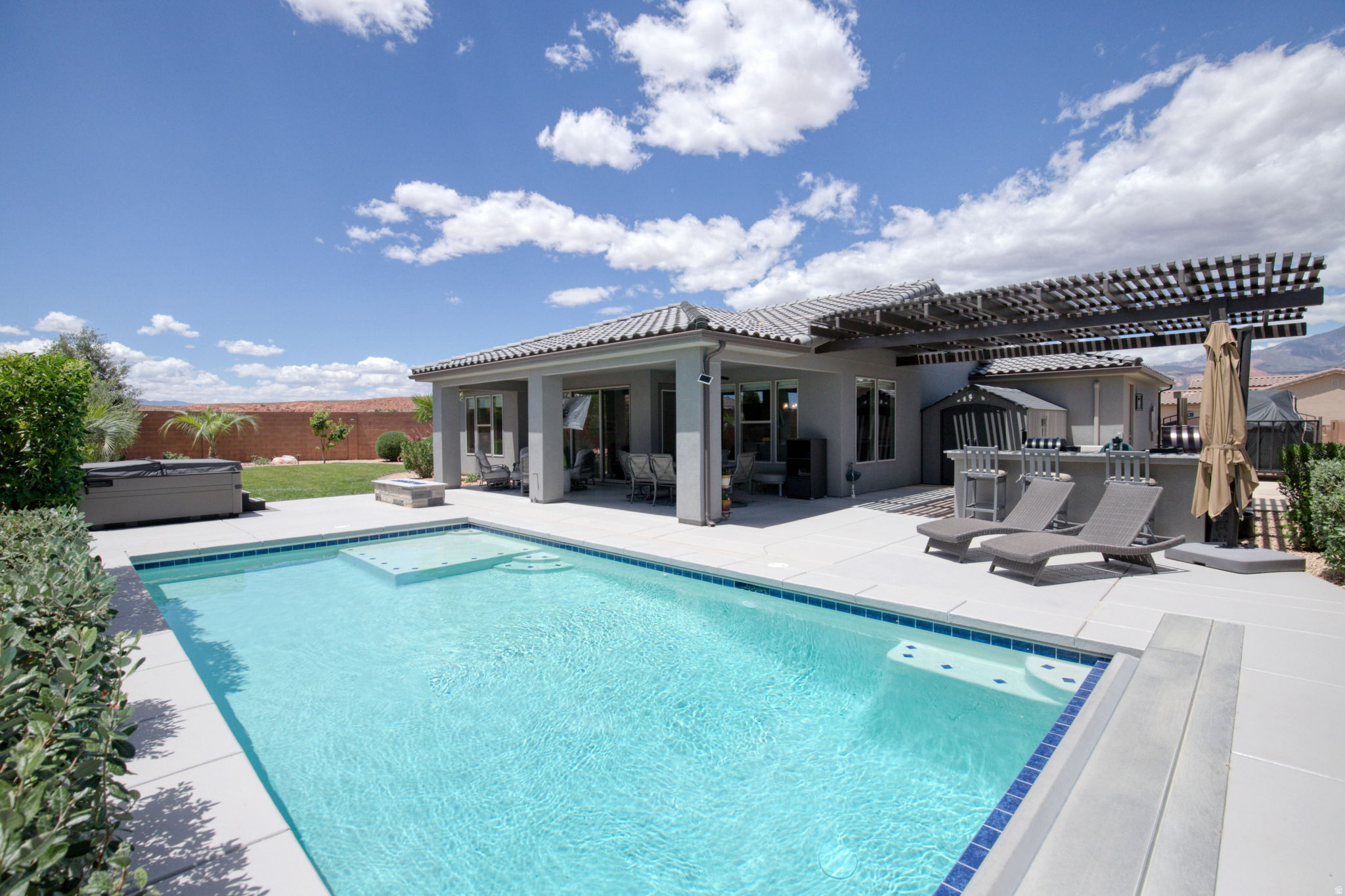 main property photo 33