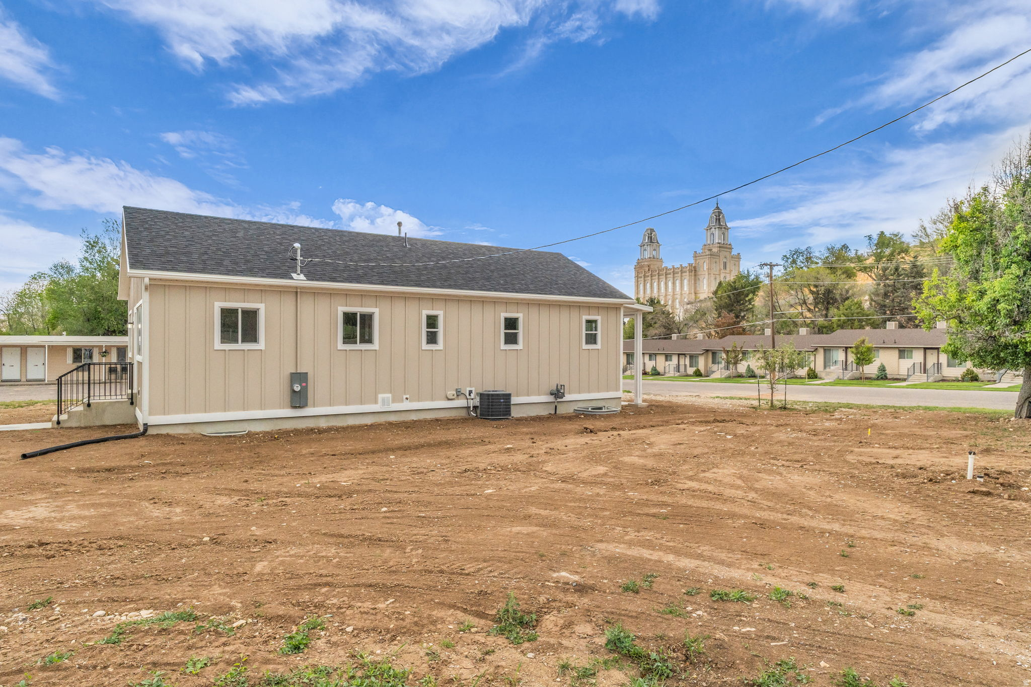 main property photo 27