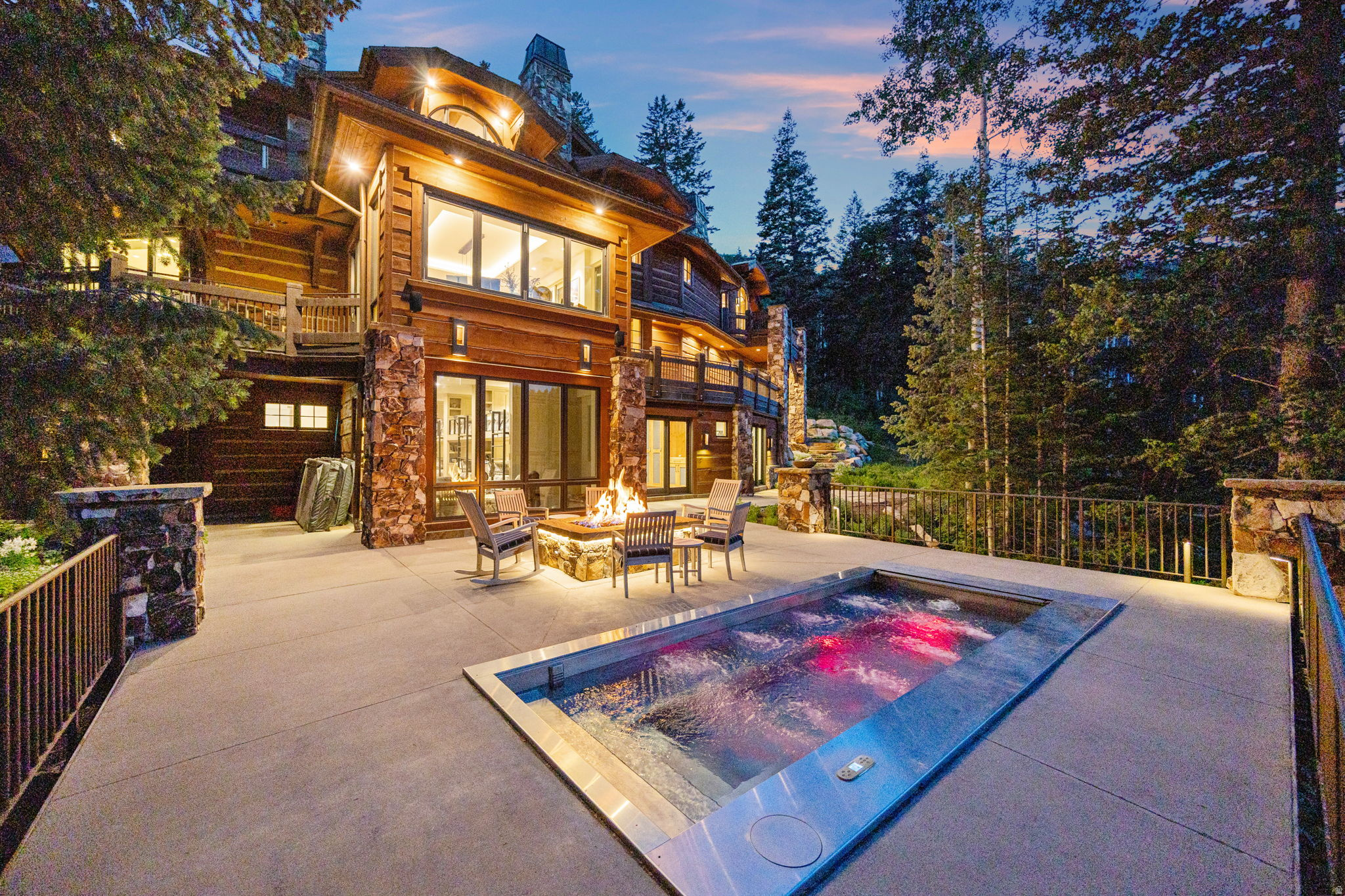 main property photo 28