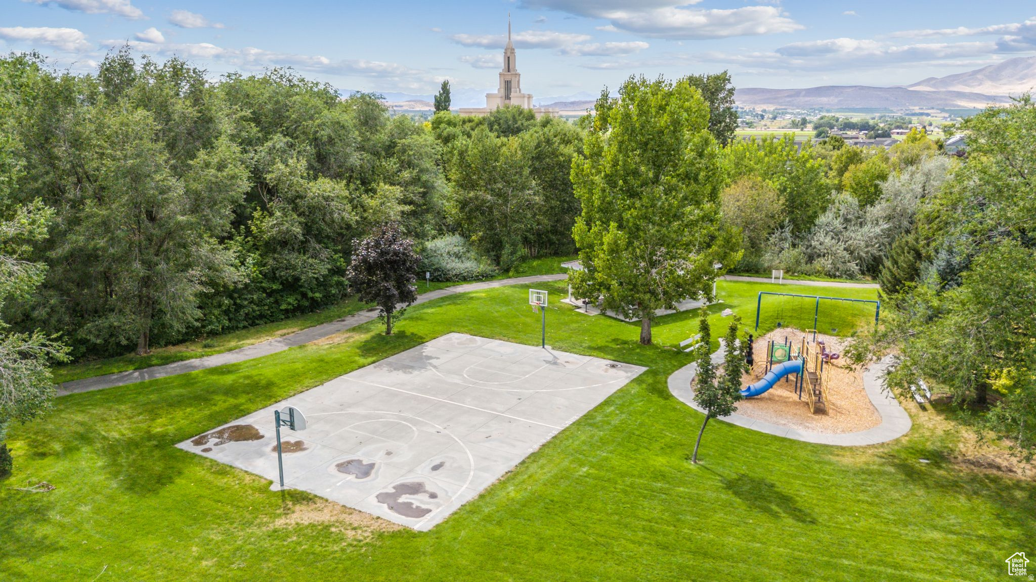 main property photo 30