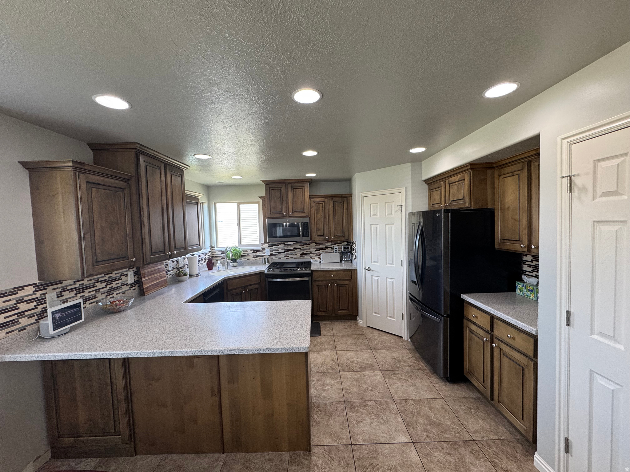 main property photo 25