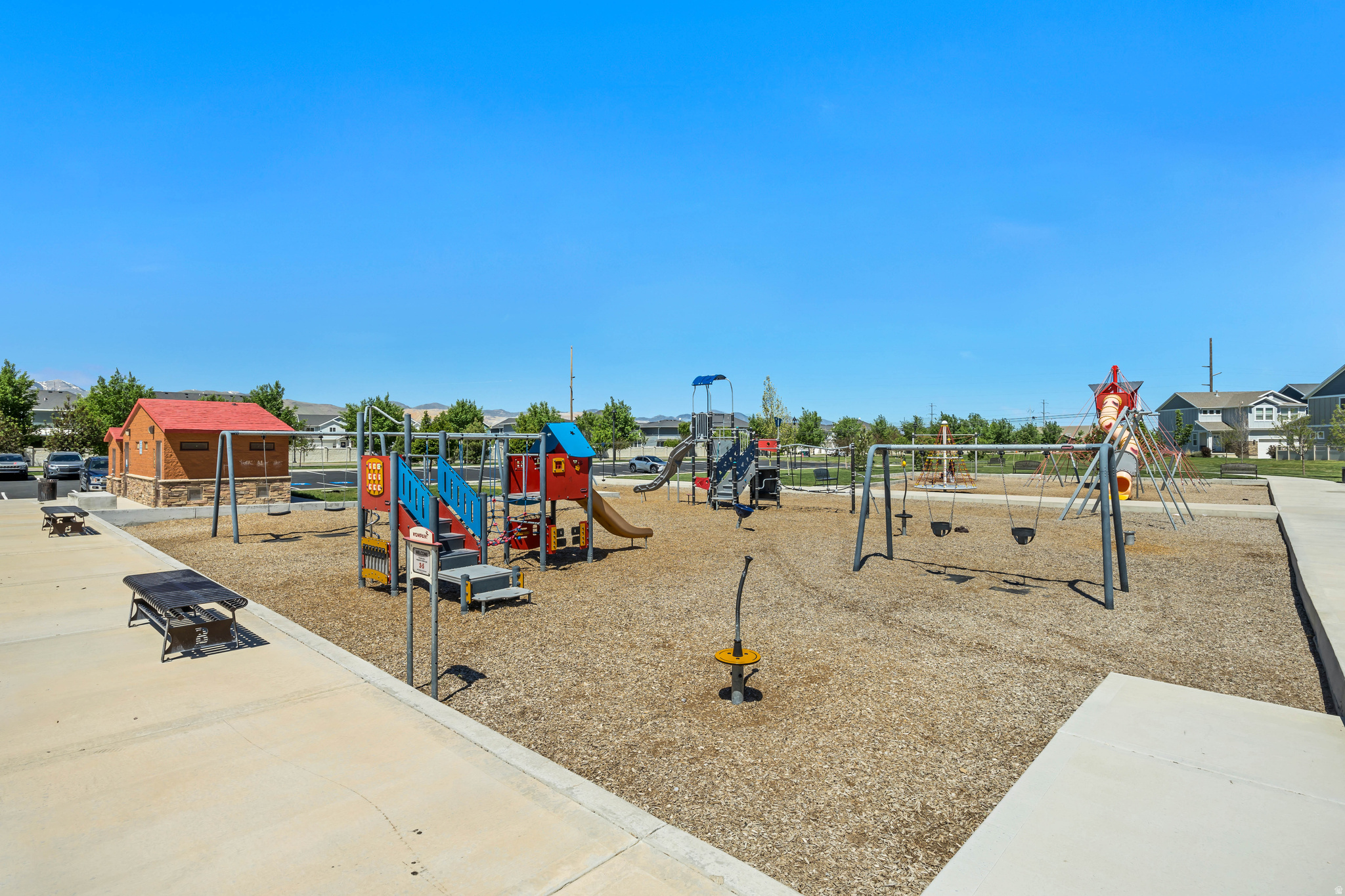 main property photo 31