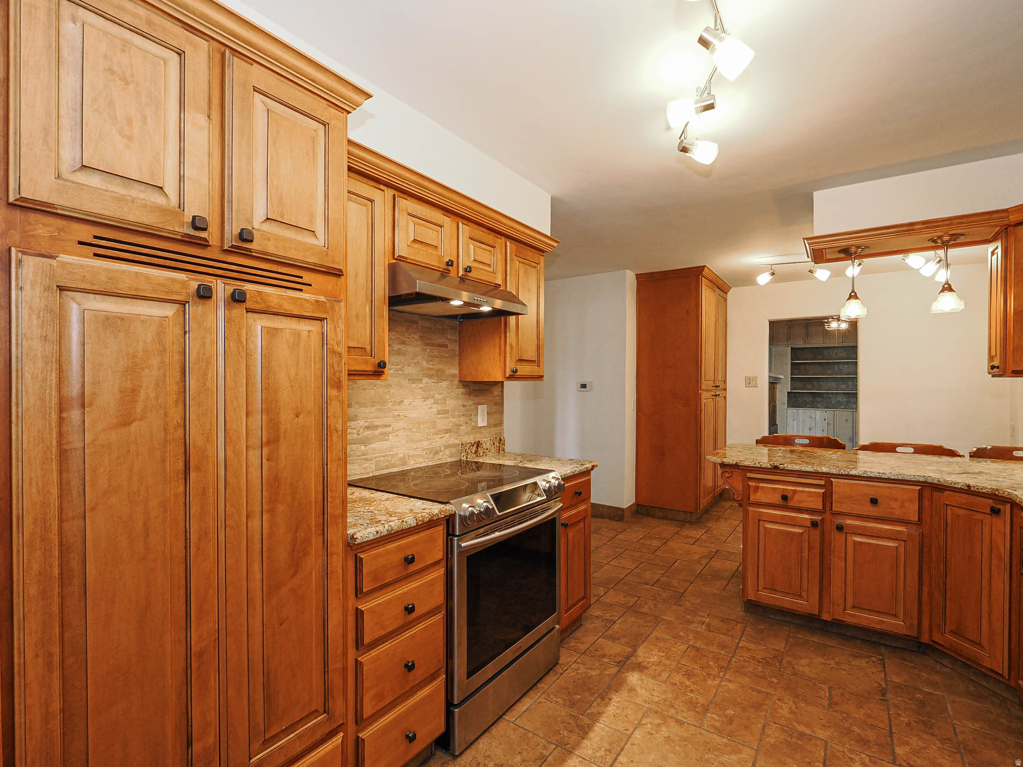 main property photo 5