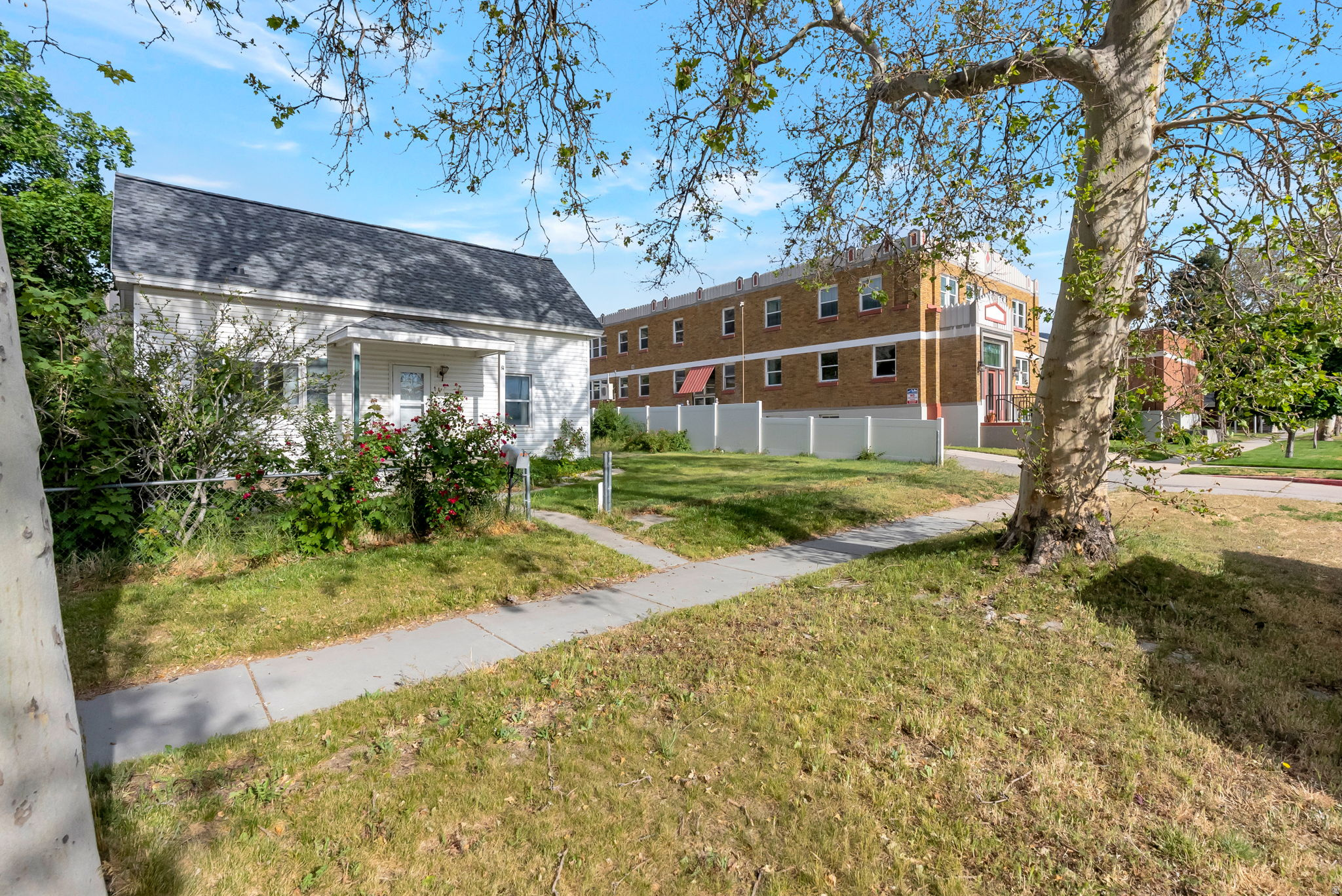 main property photo 3