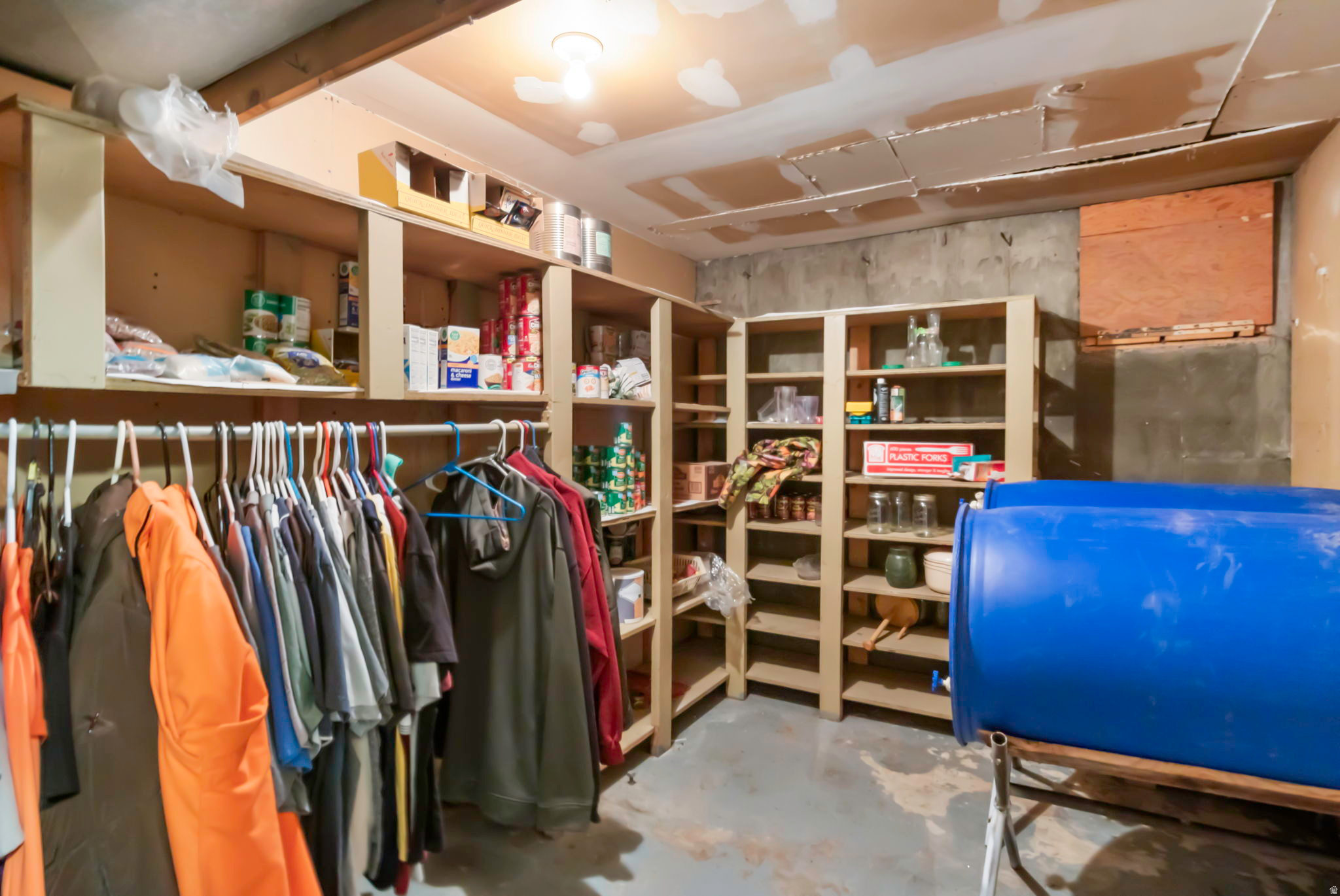 main property photo 28