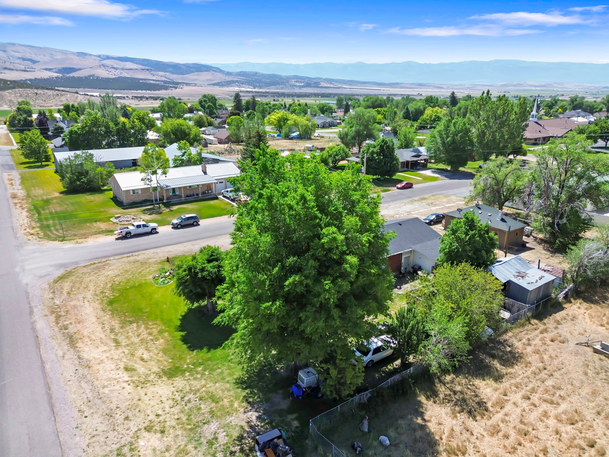main property photo 32