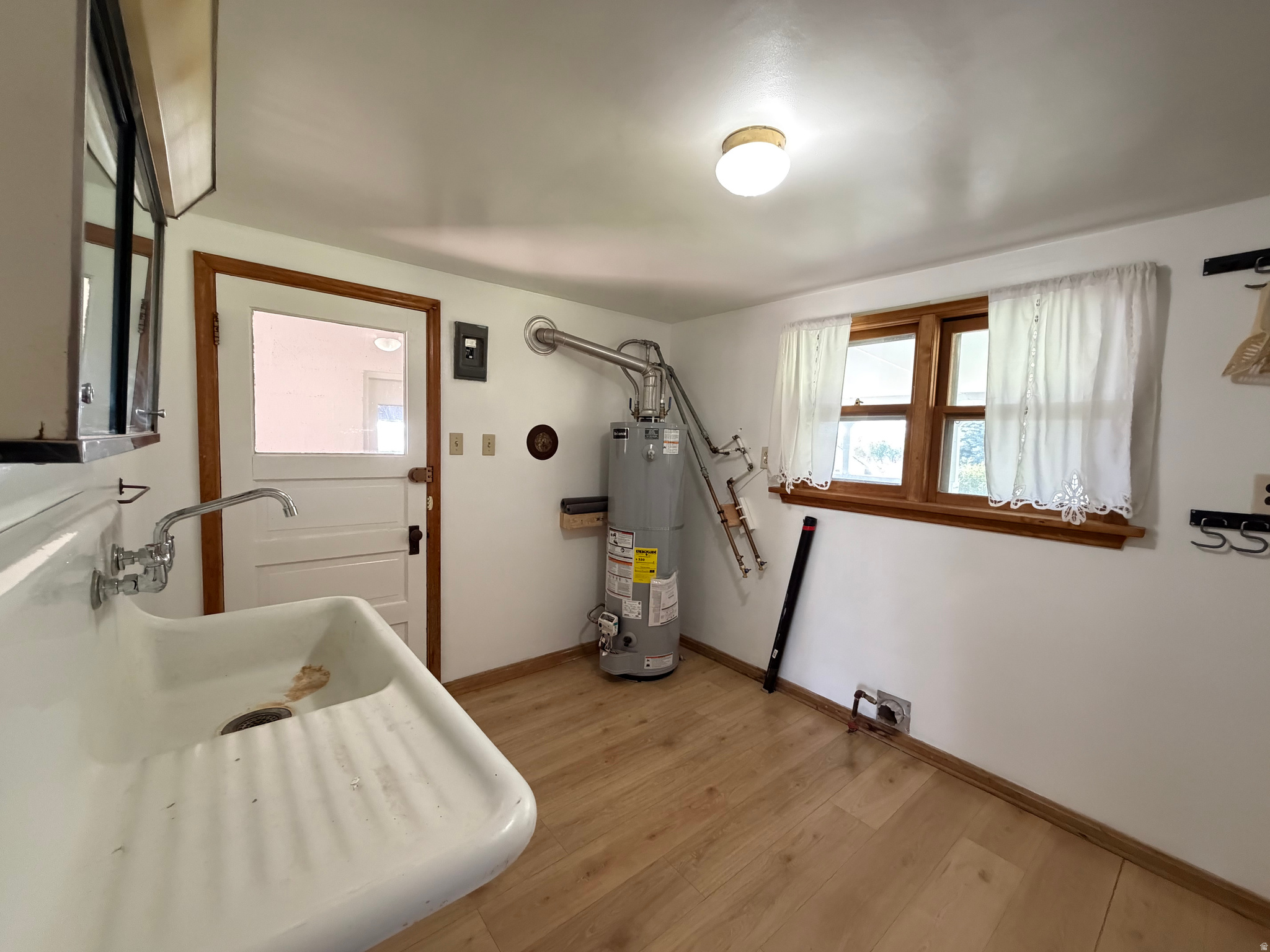 main property photo 23