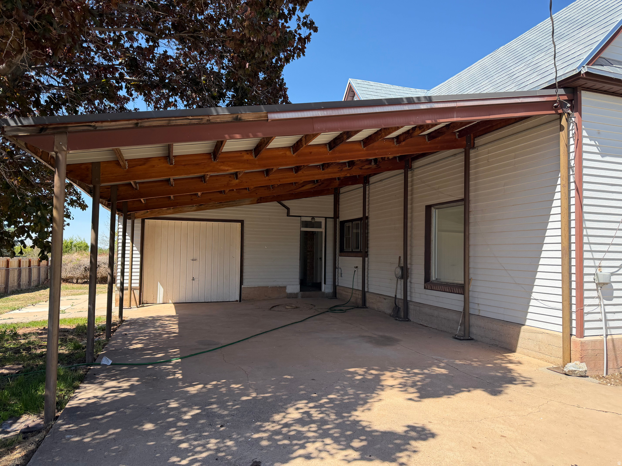 main property photo 26