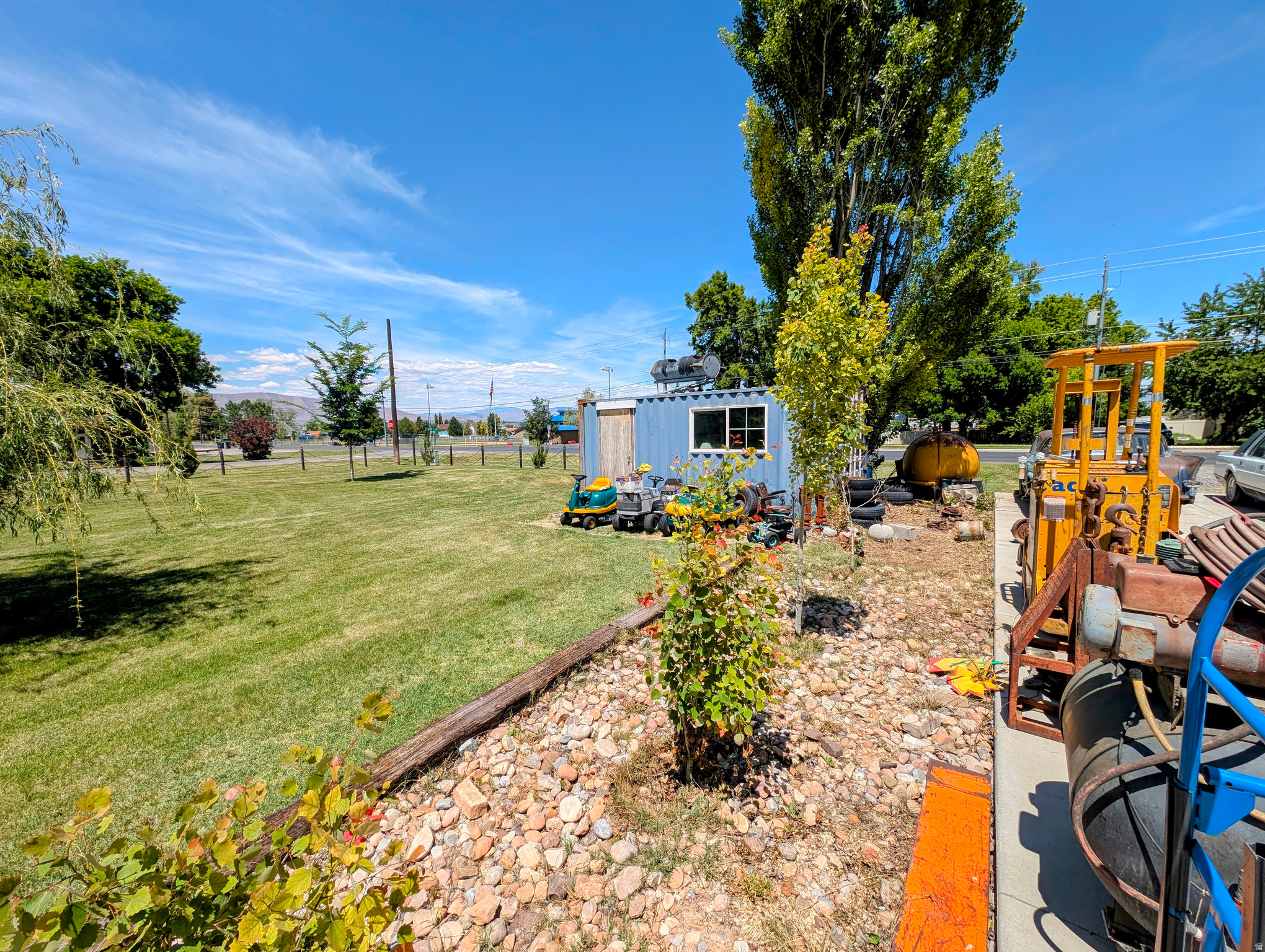 main property photo 16