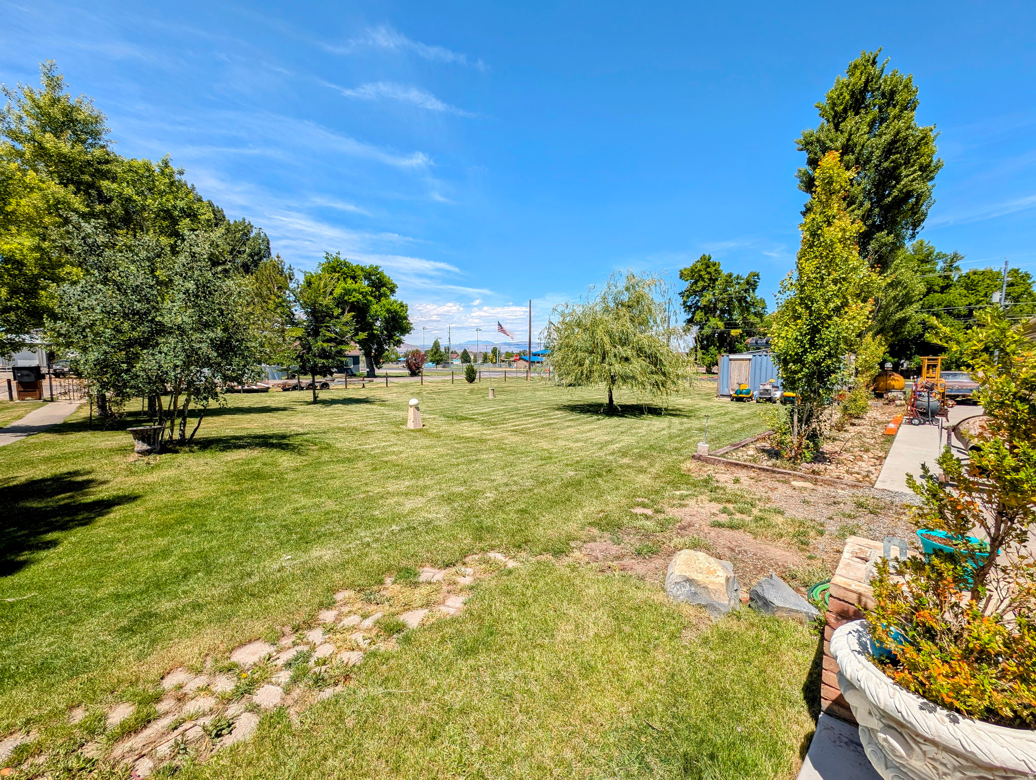 main property photo 30
