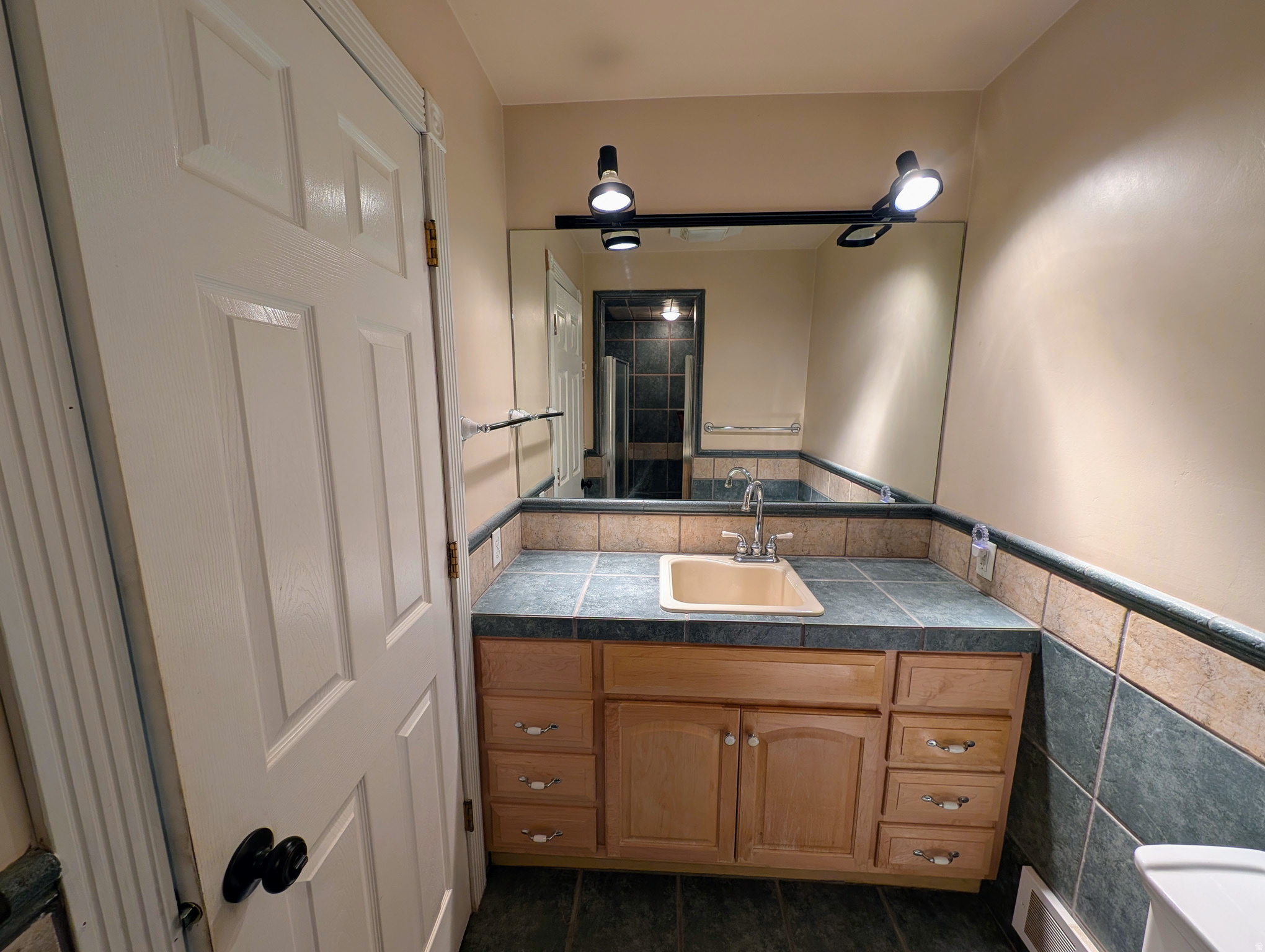 main property photo 79