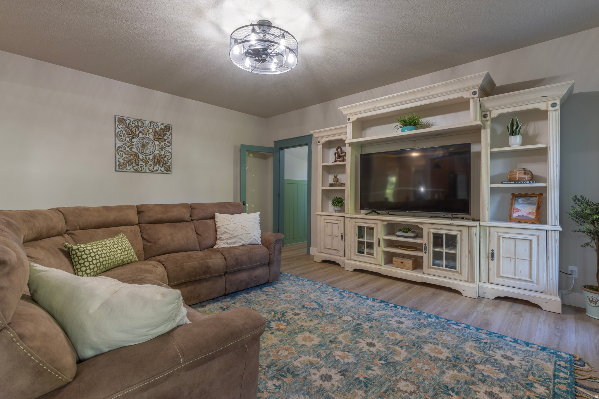main property photo 12