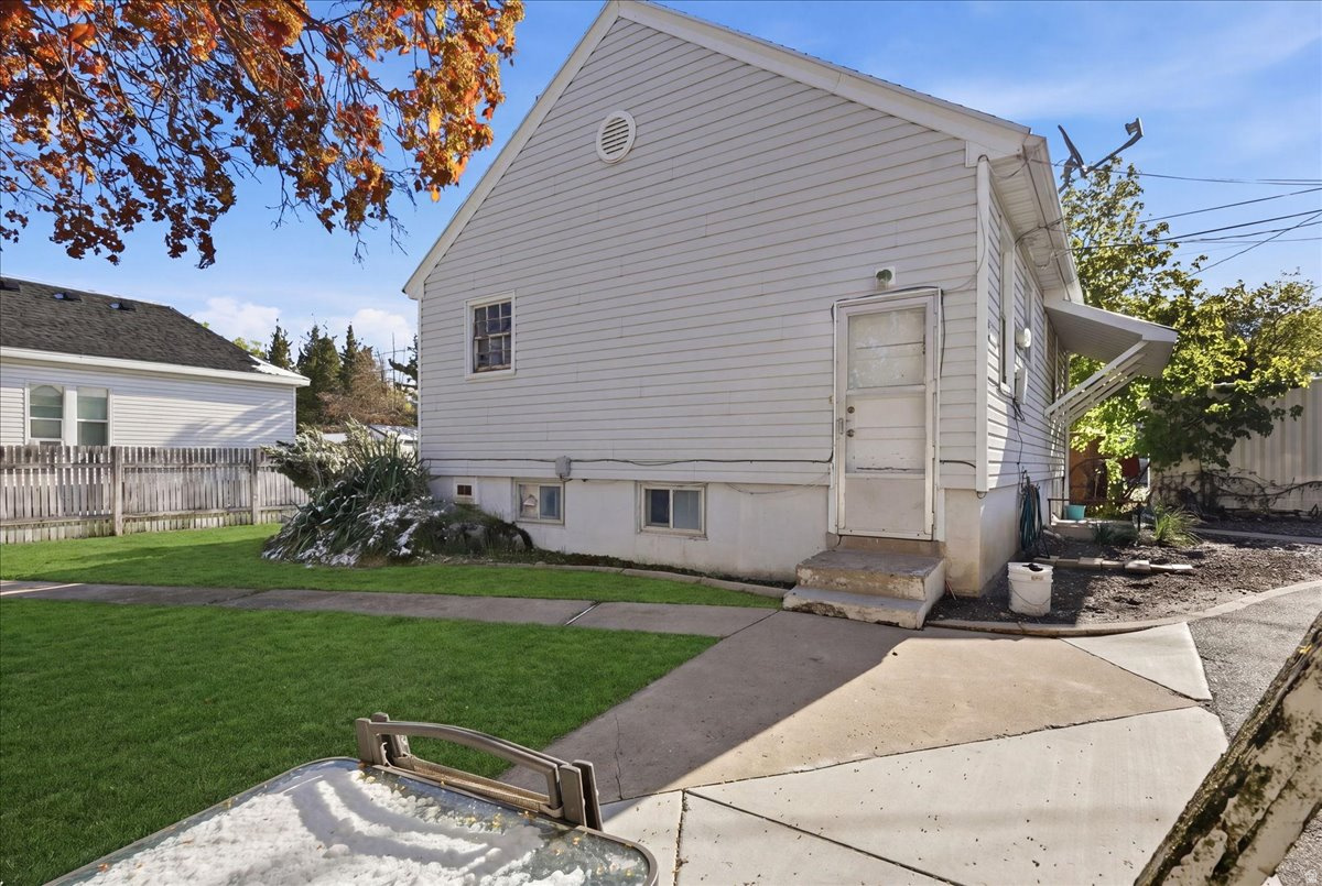main property photo 18