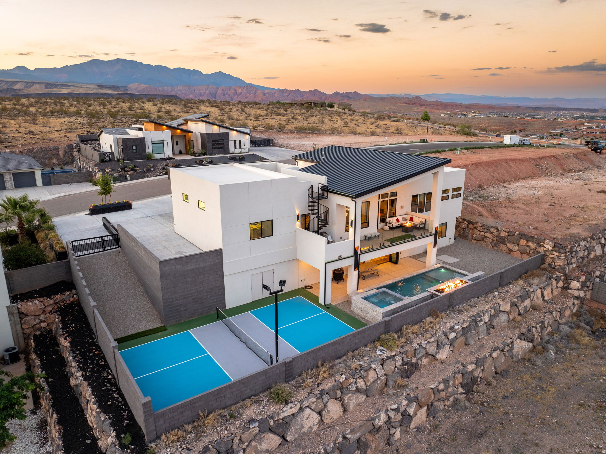 main property photo 19
