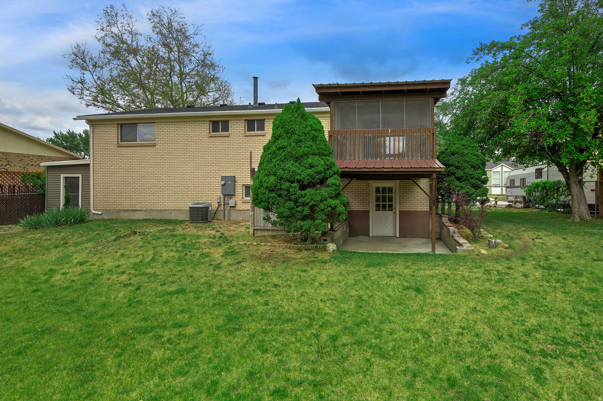 main property photo 25