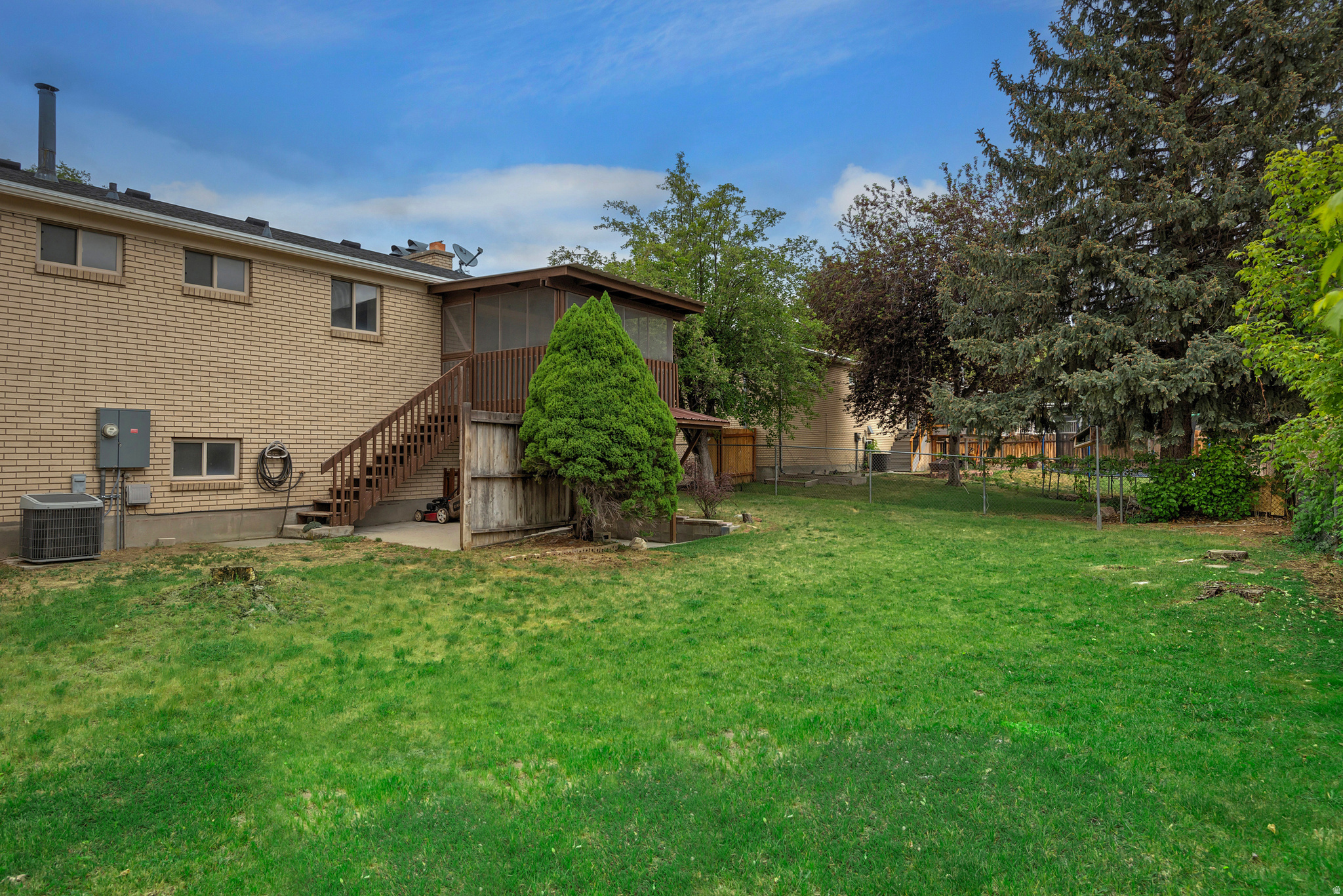 main property photo 27