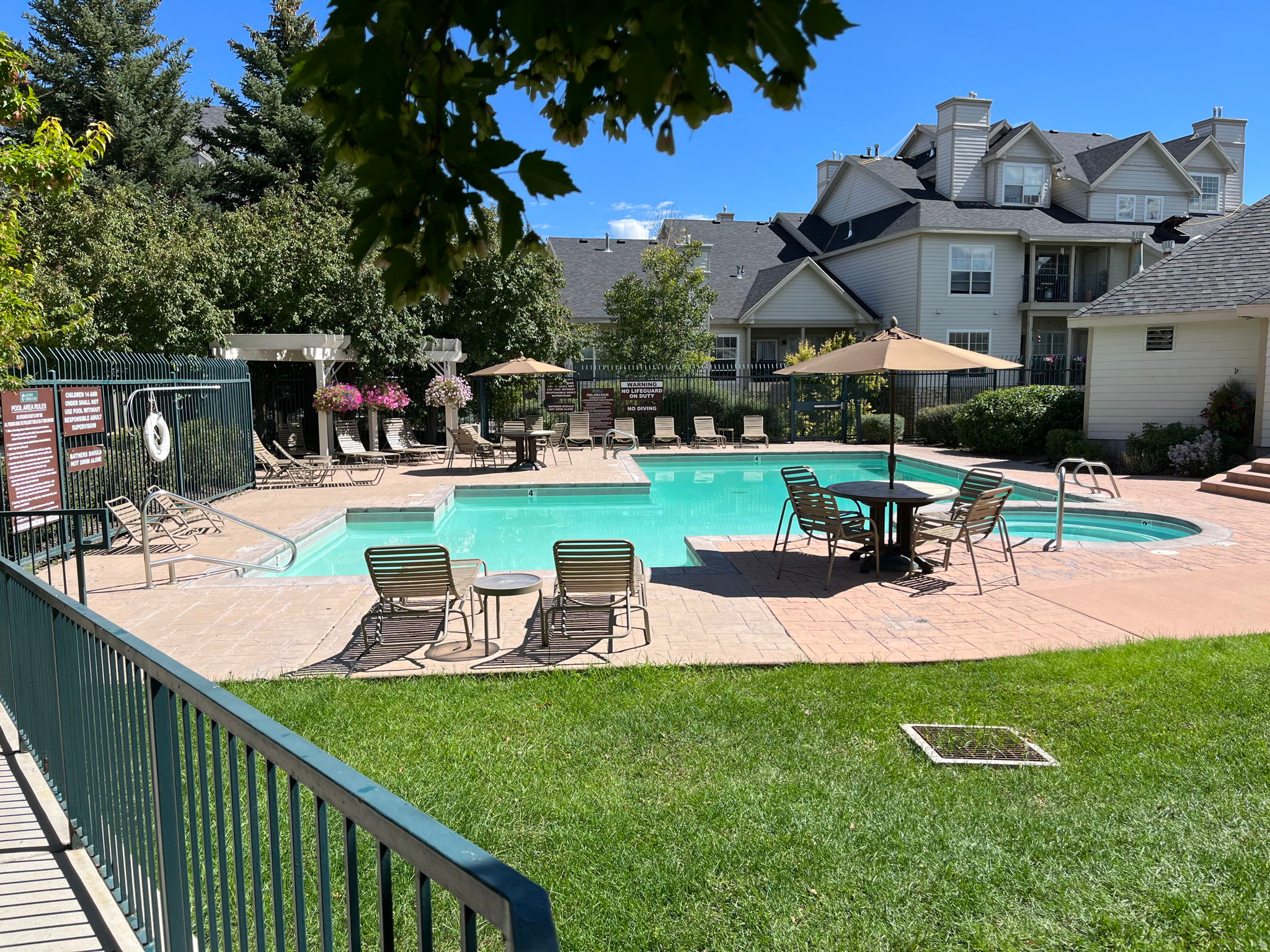 main property photo 17