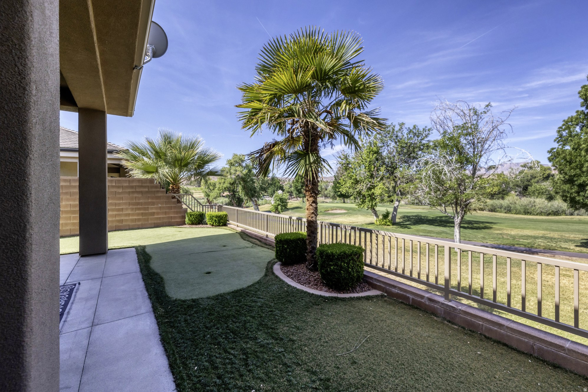 main property photo 28
