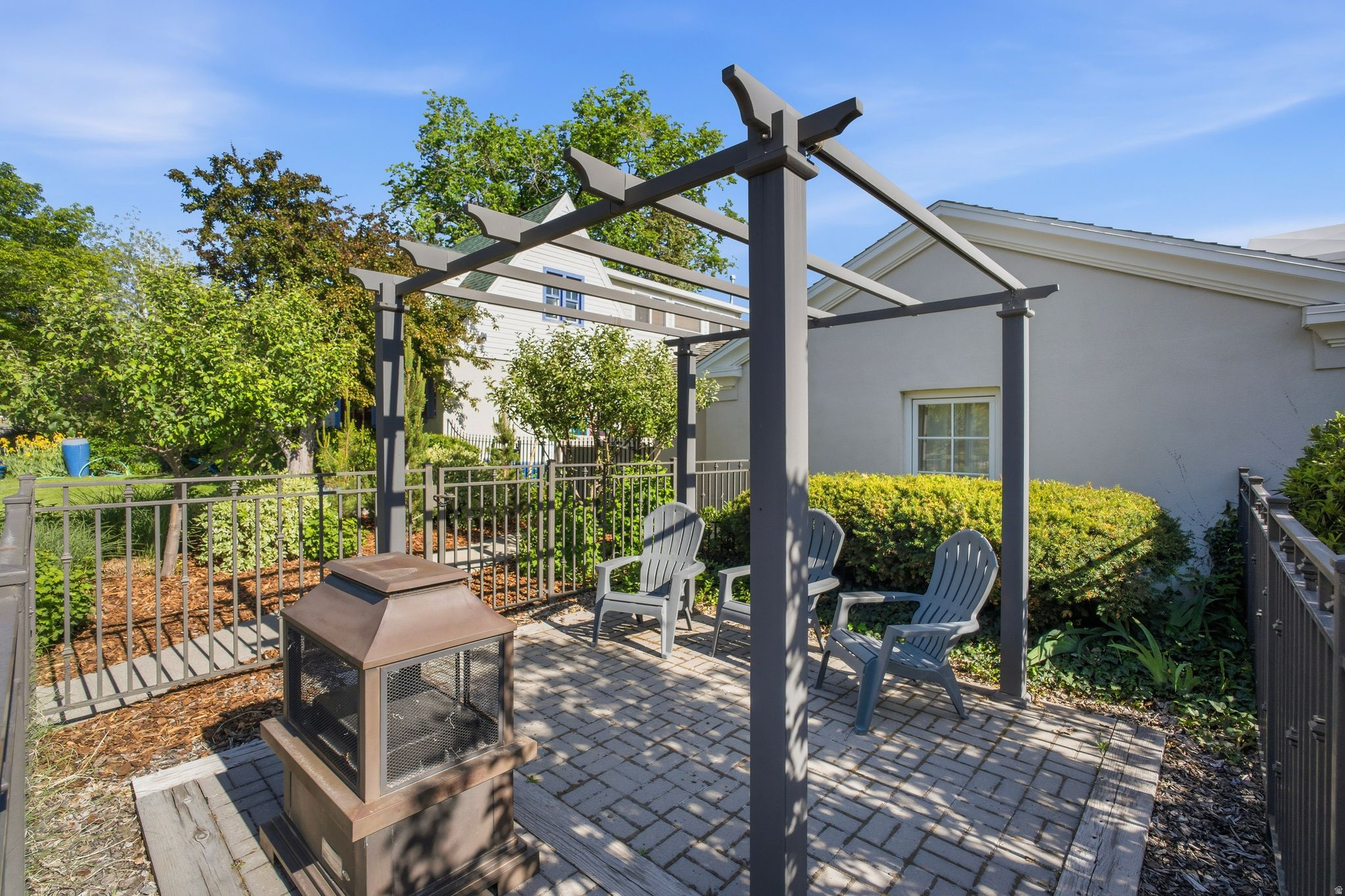 main property photo 30
