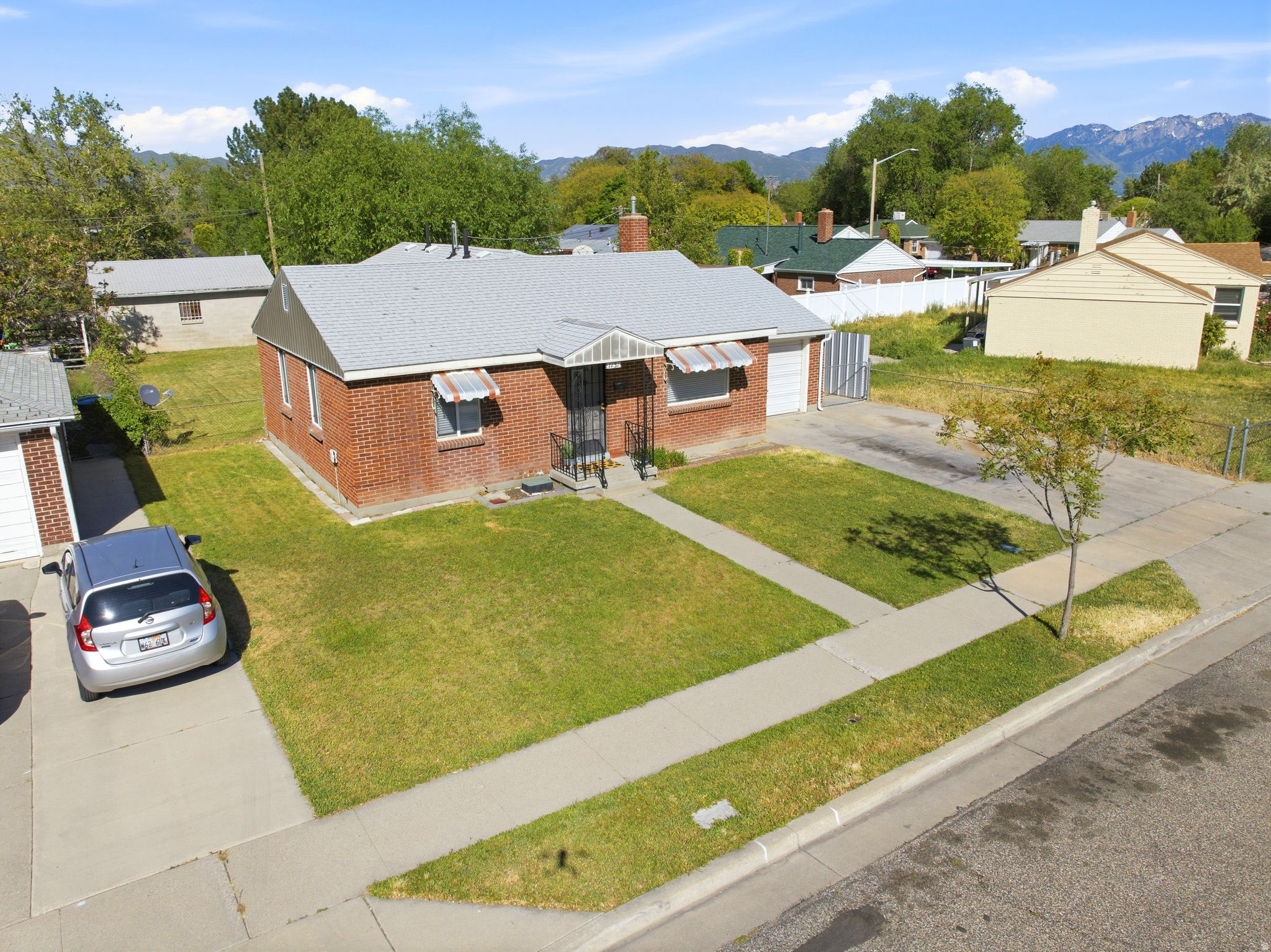 main property photo 30