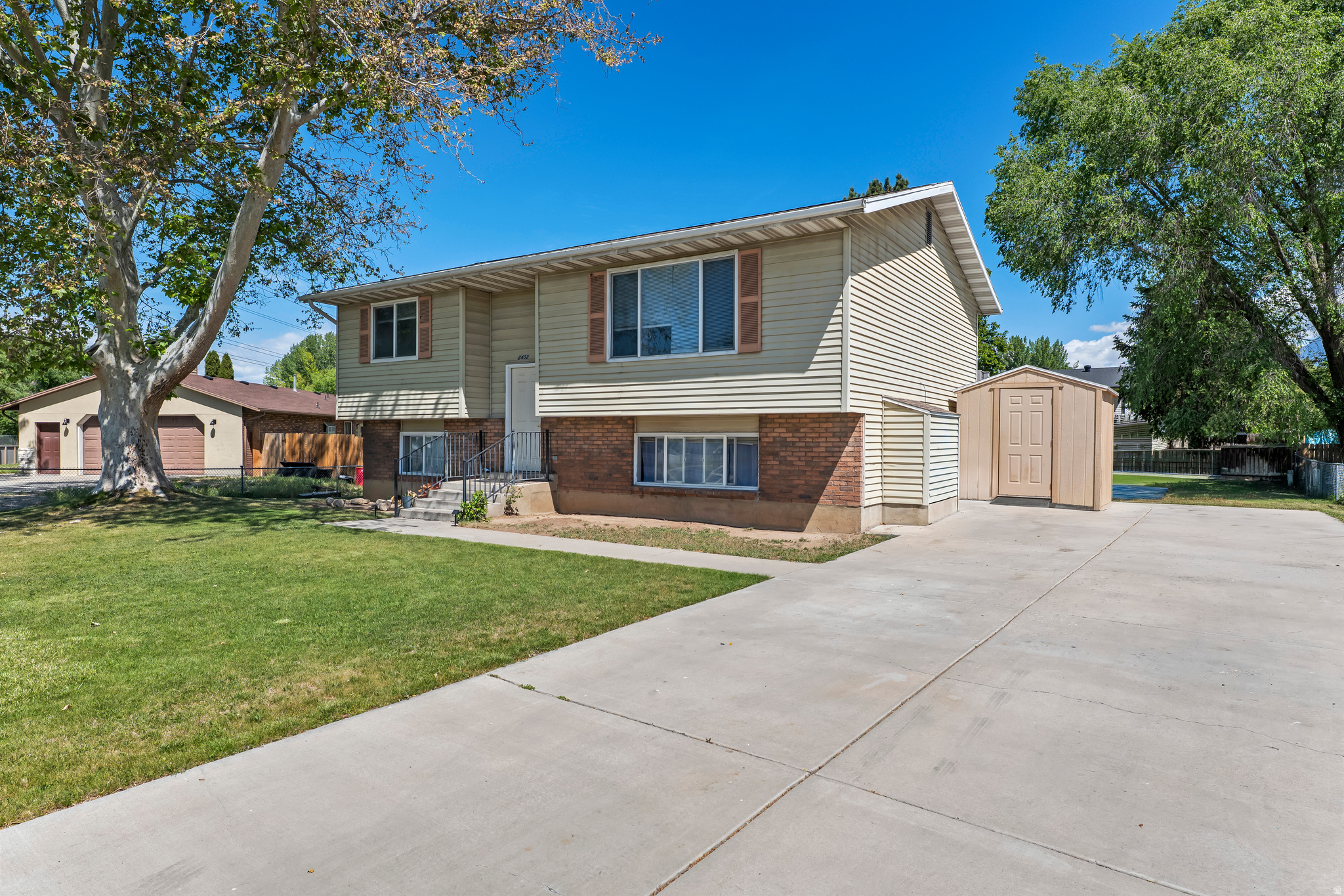 main property photo 11