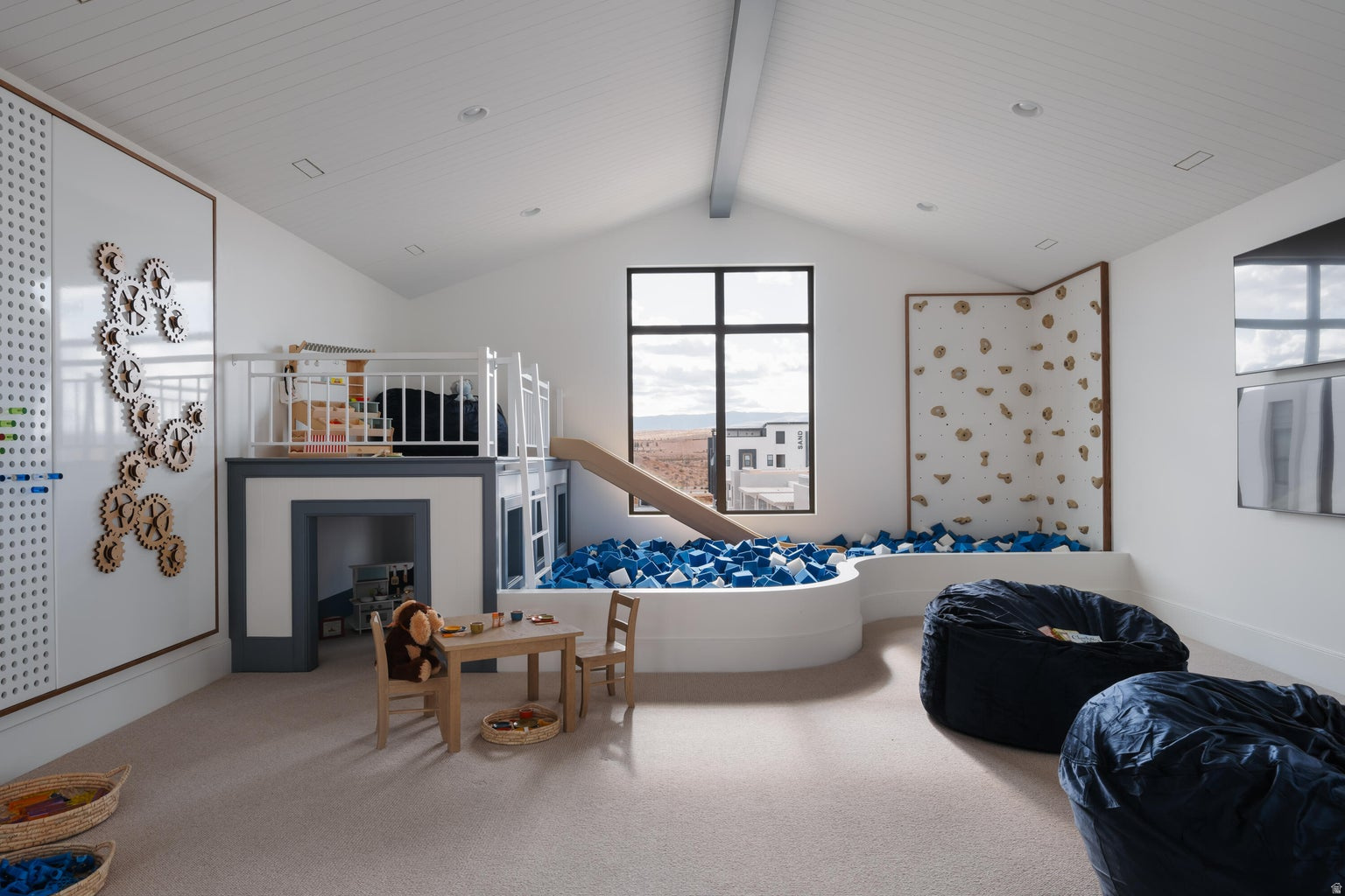 main property photo 80