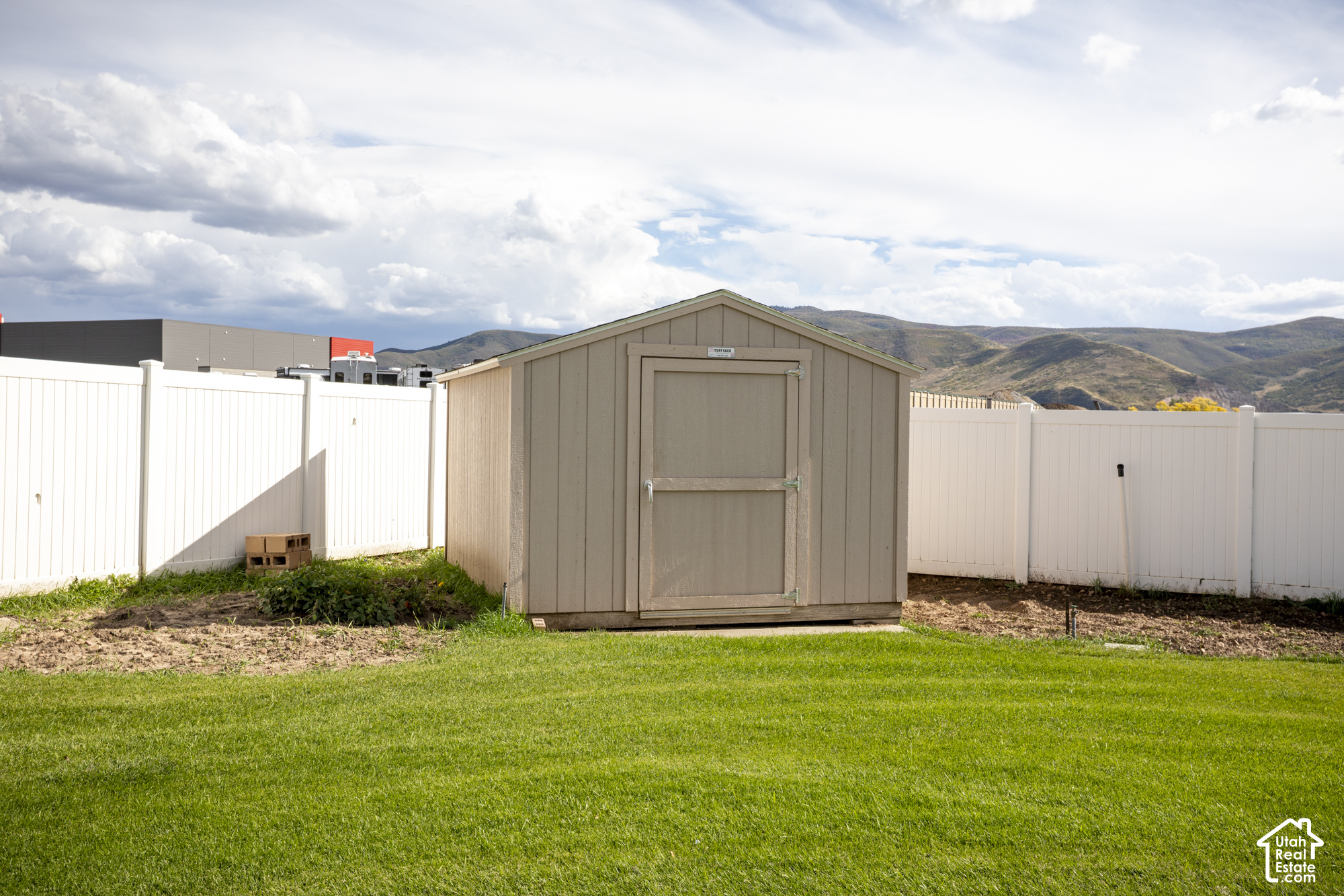 main property photo 51