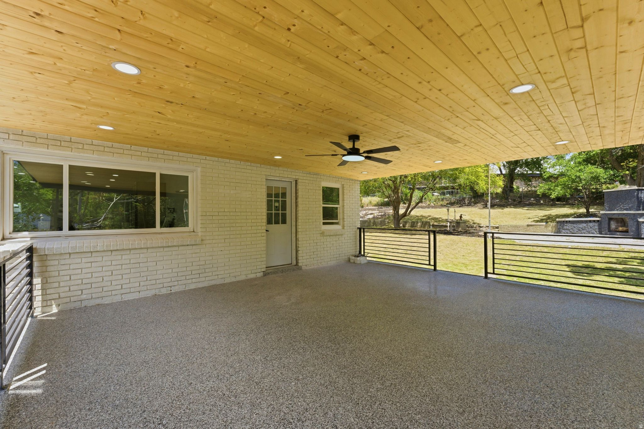 main property photo 27