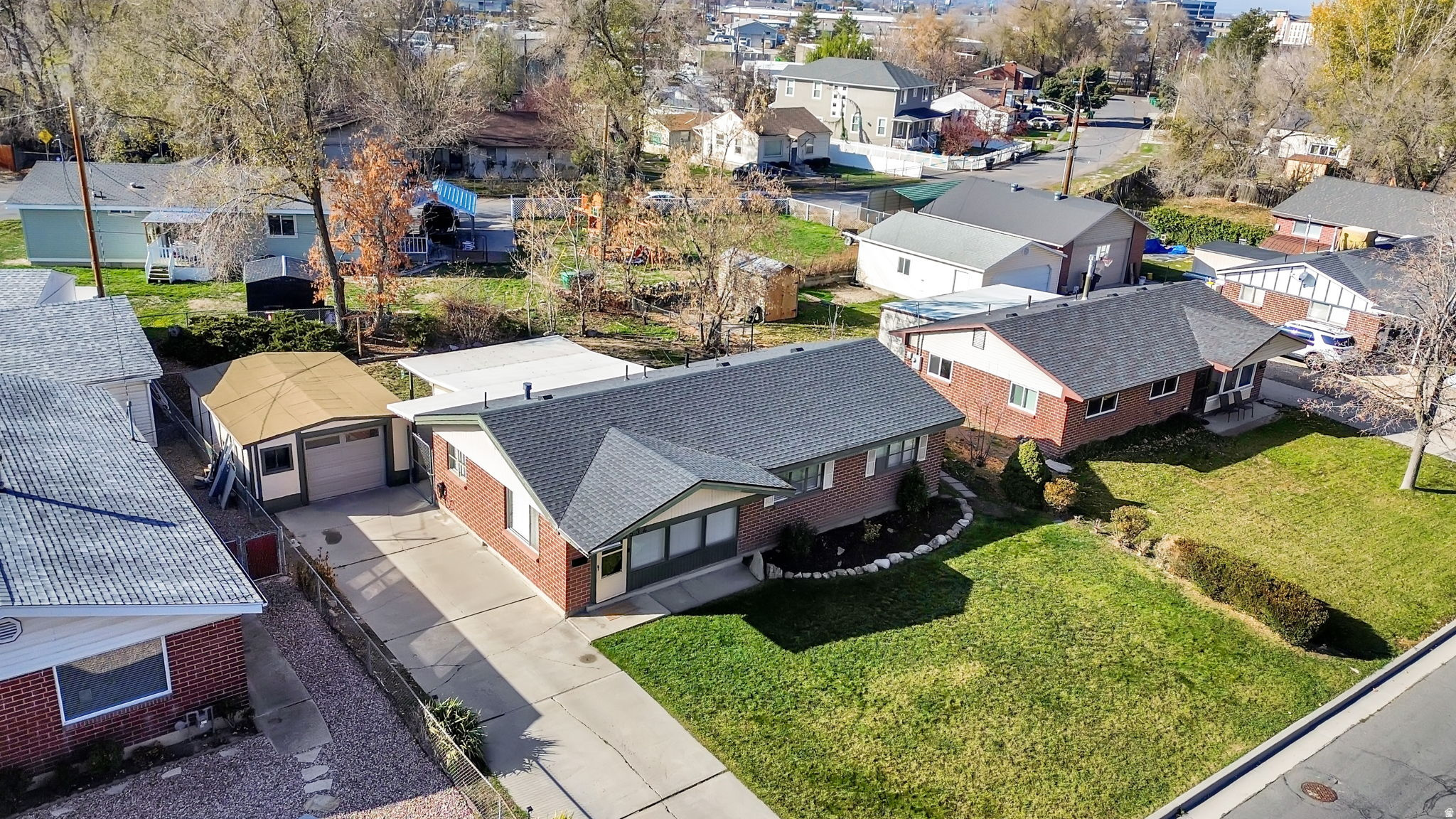 main property photo 26