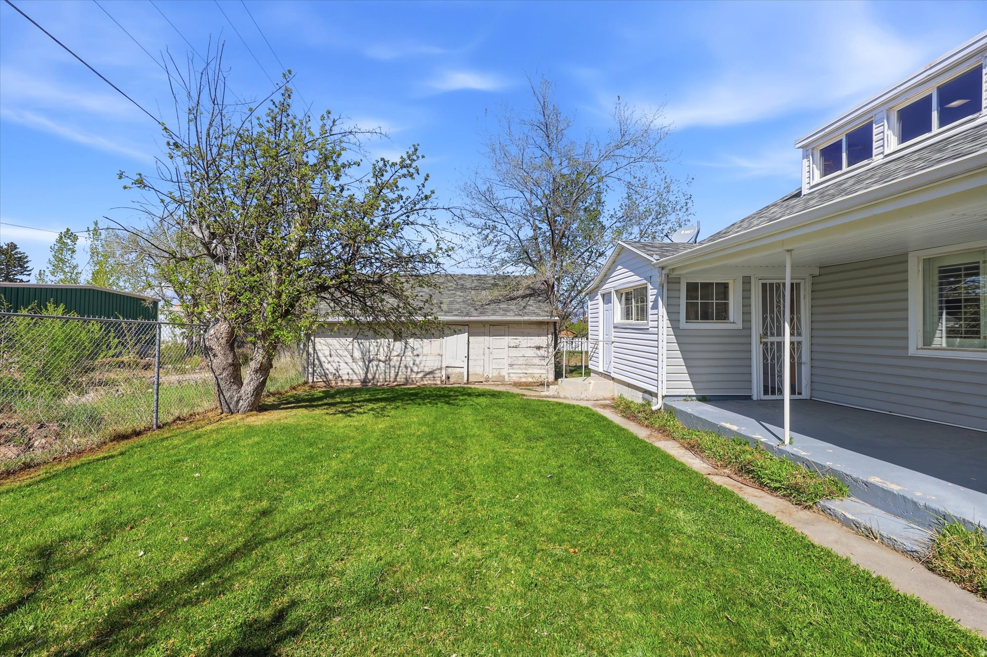 main property photo 24
