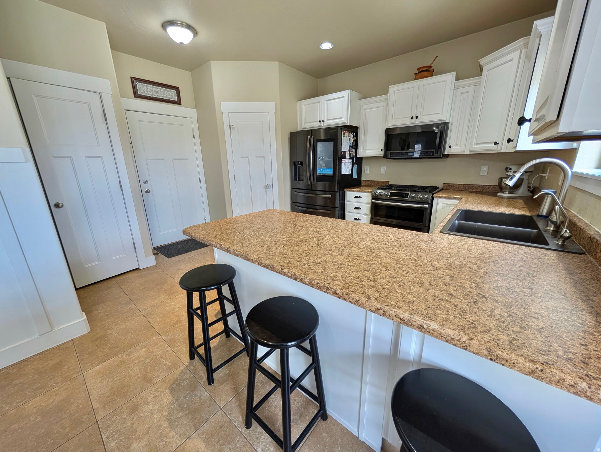 main property photo 19