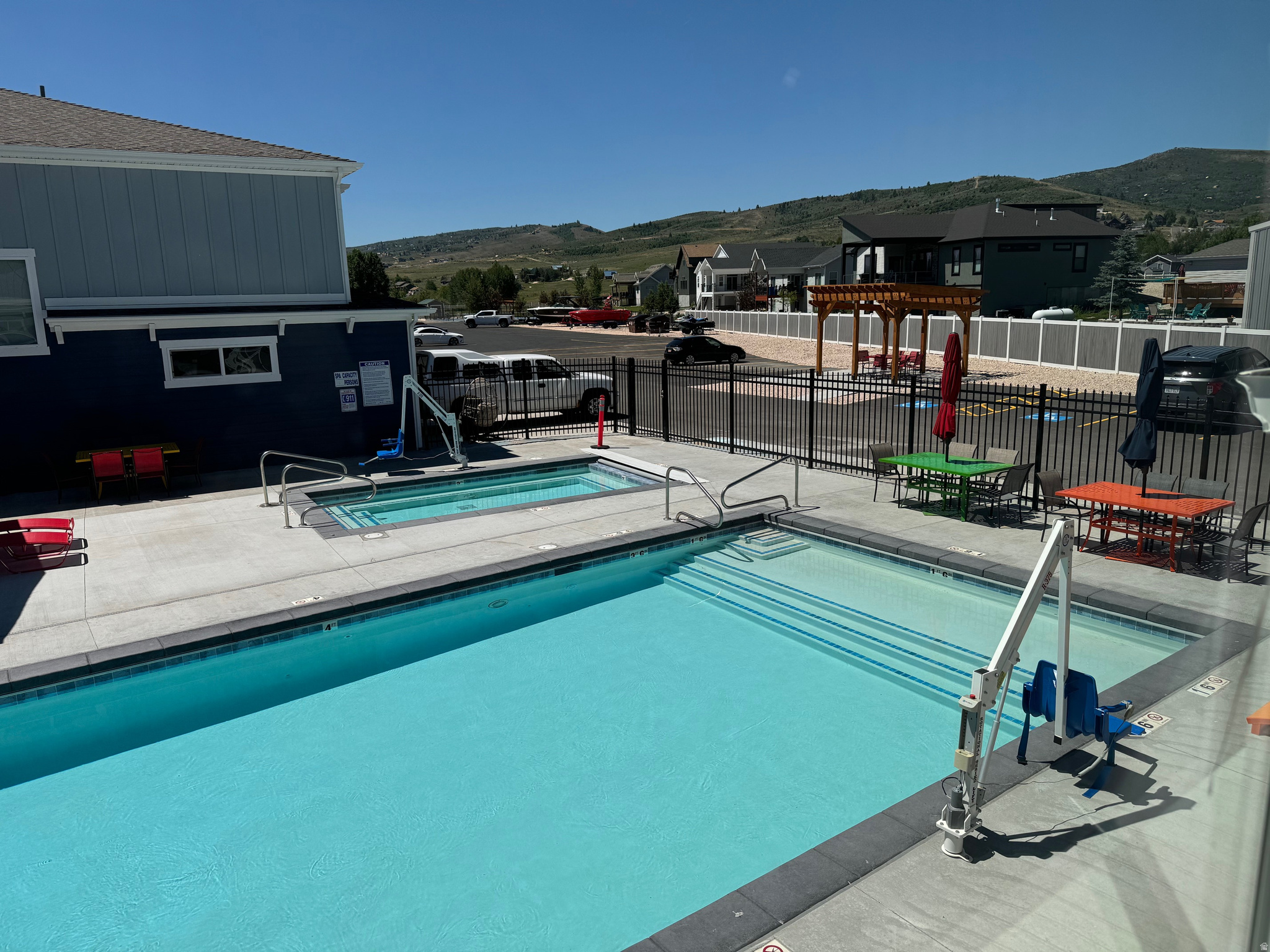 main property photo 41